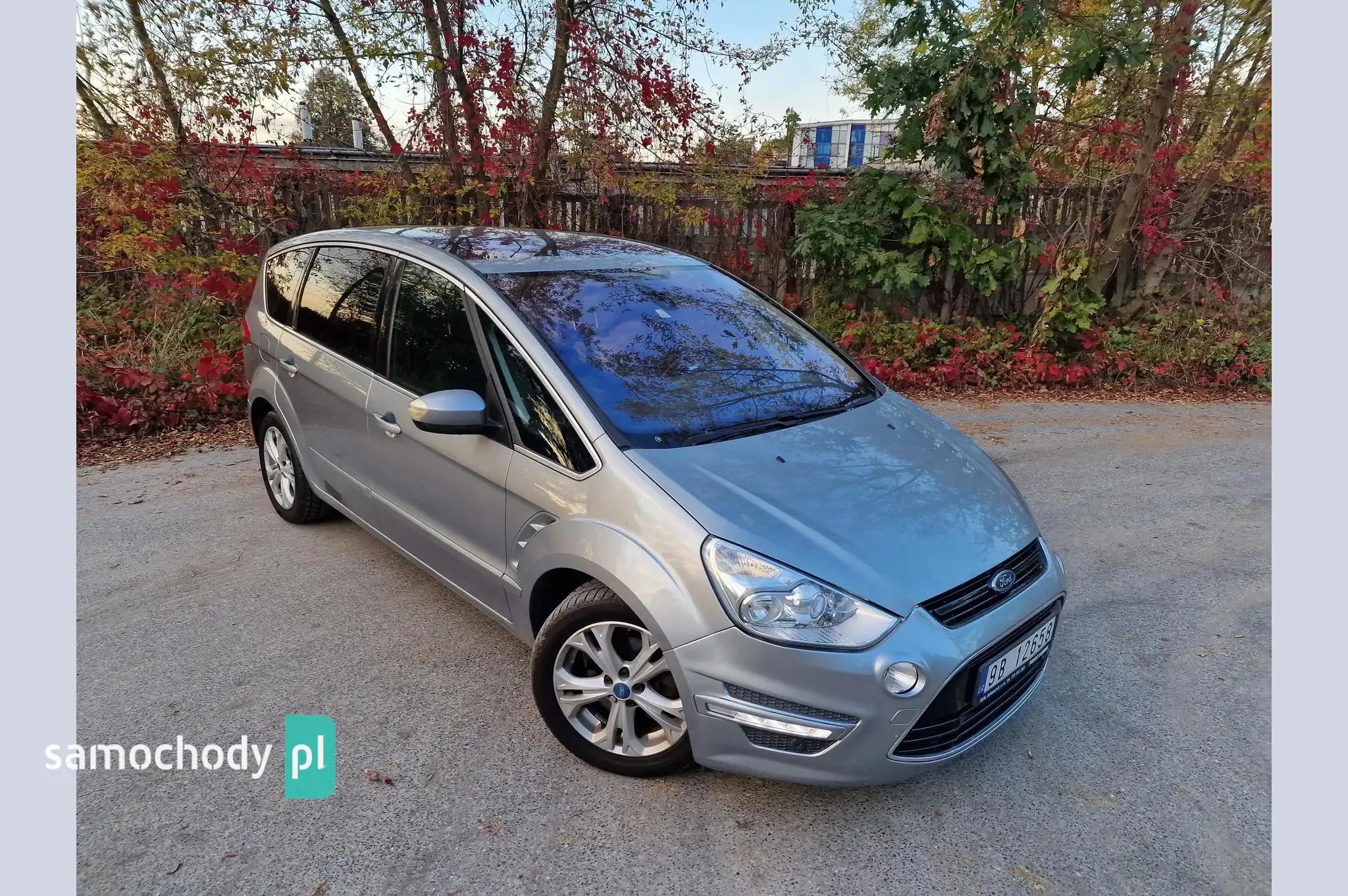 Ford S-Max Minivan 2010