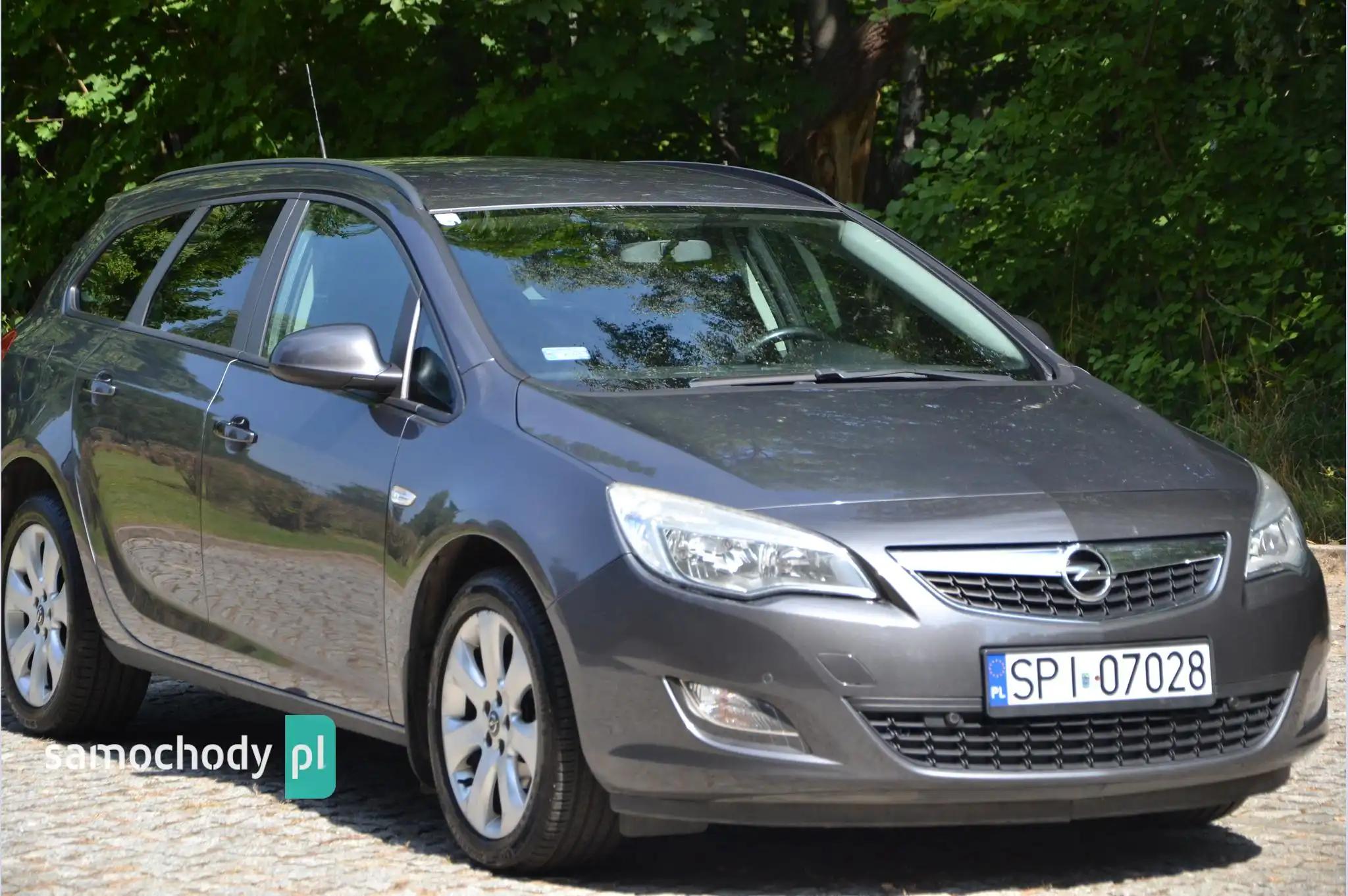 Opel Astra Kombi 2012