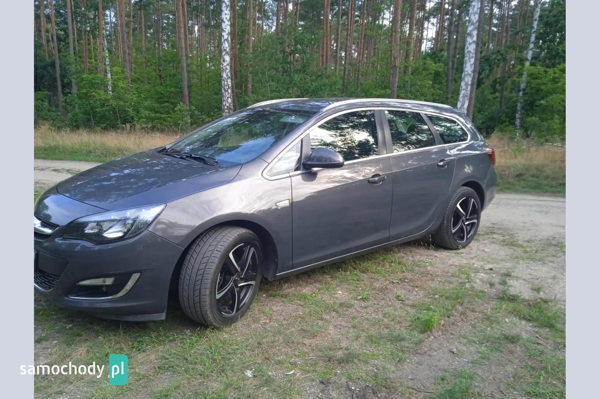 Opel Astra Kombi 2013