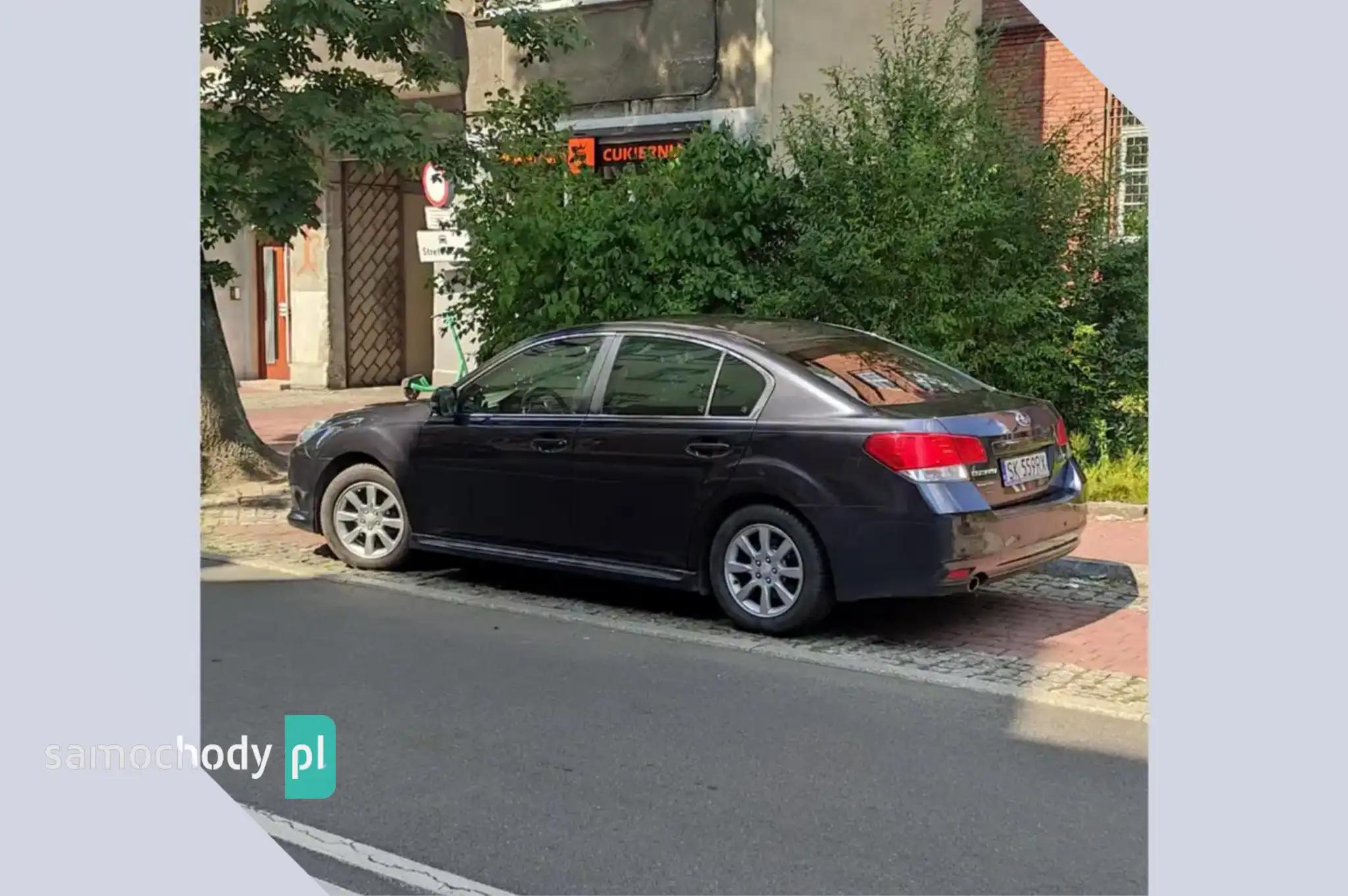 Subaru Legacy Sedan 2010