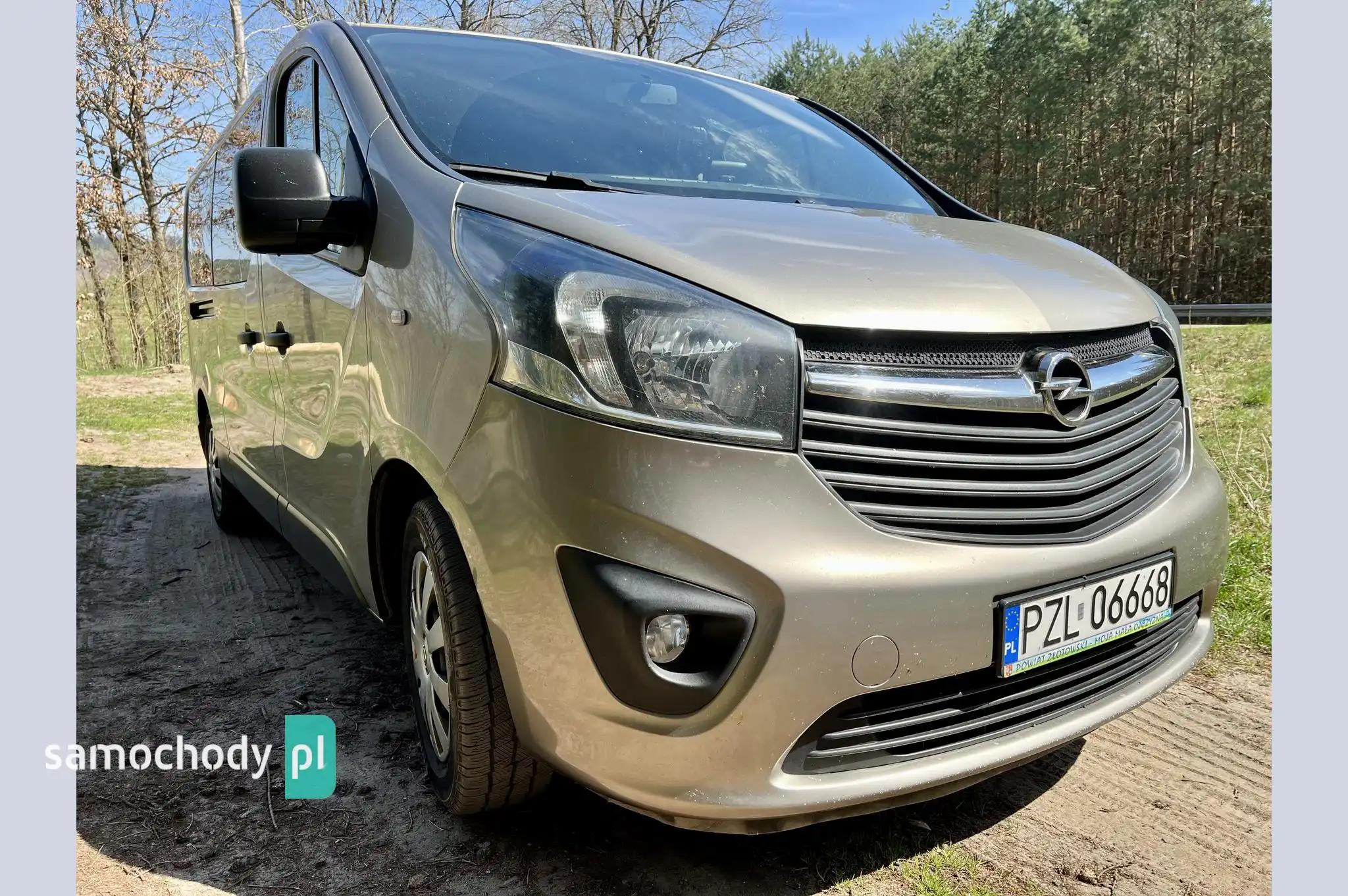 Opel Vivaro Minivan 2015