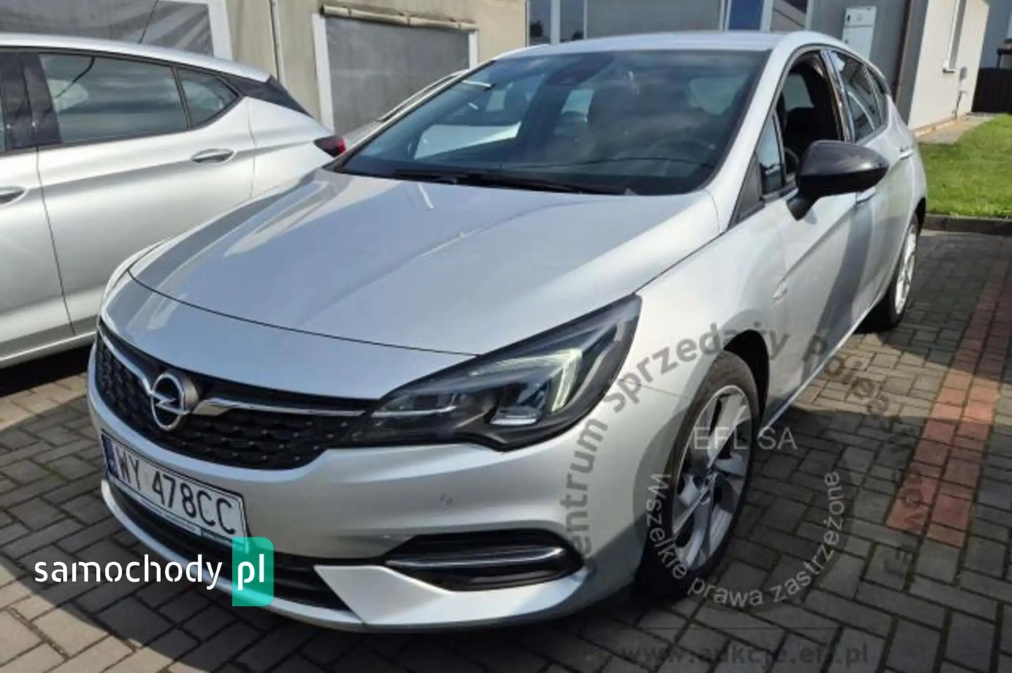 Opel Astra 2021