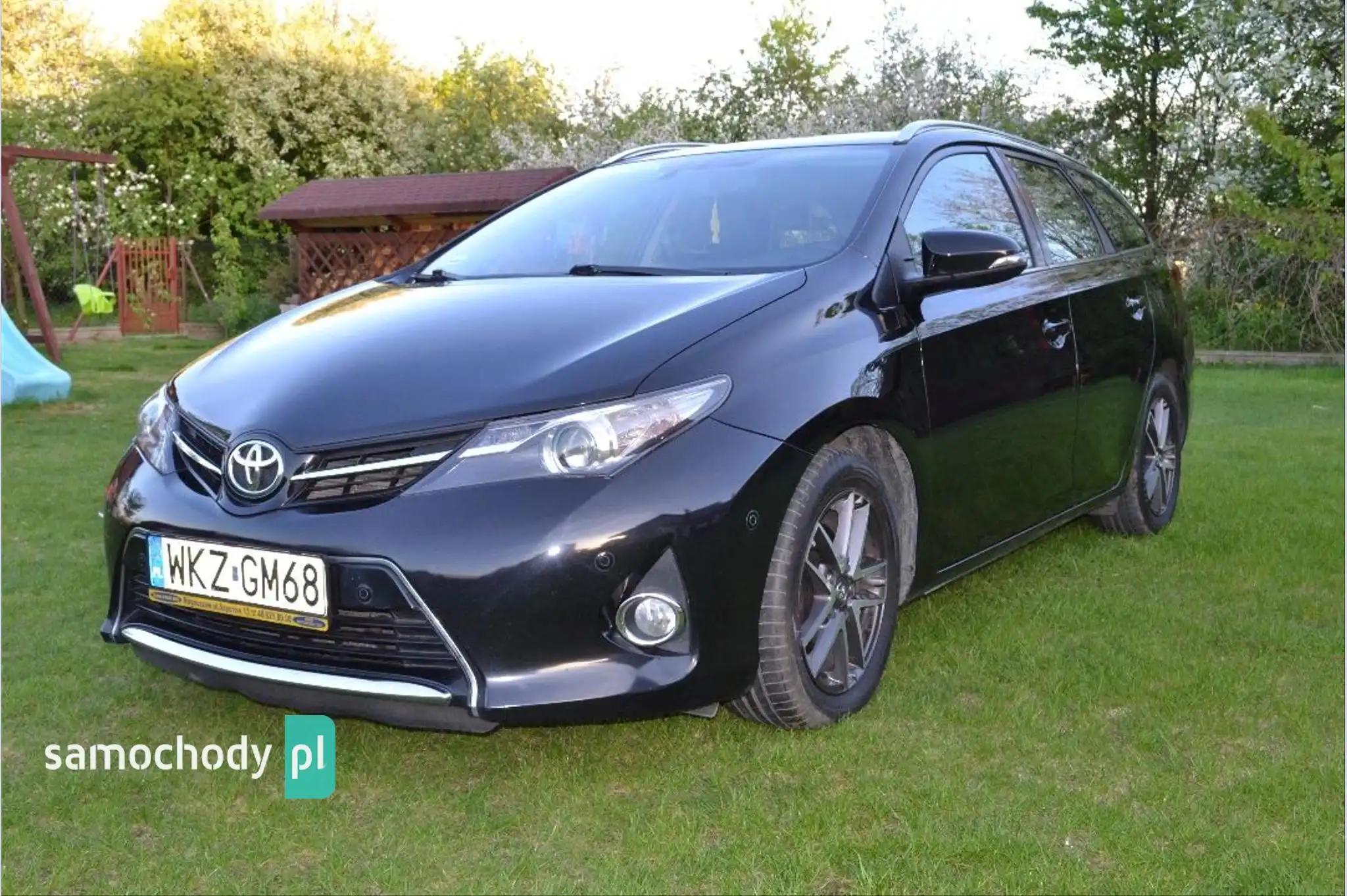 Toyota Auris Kombi 2015