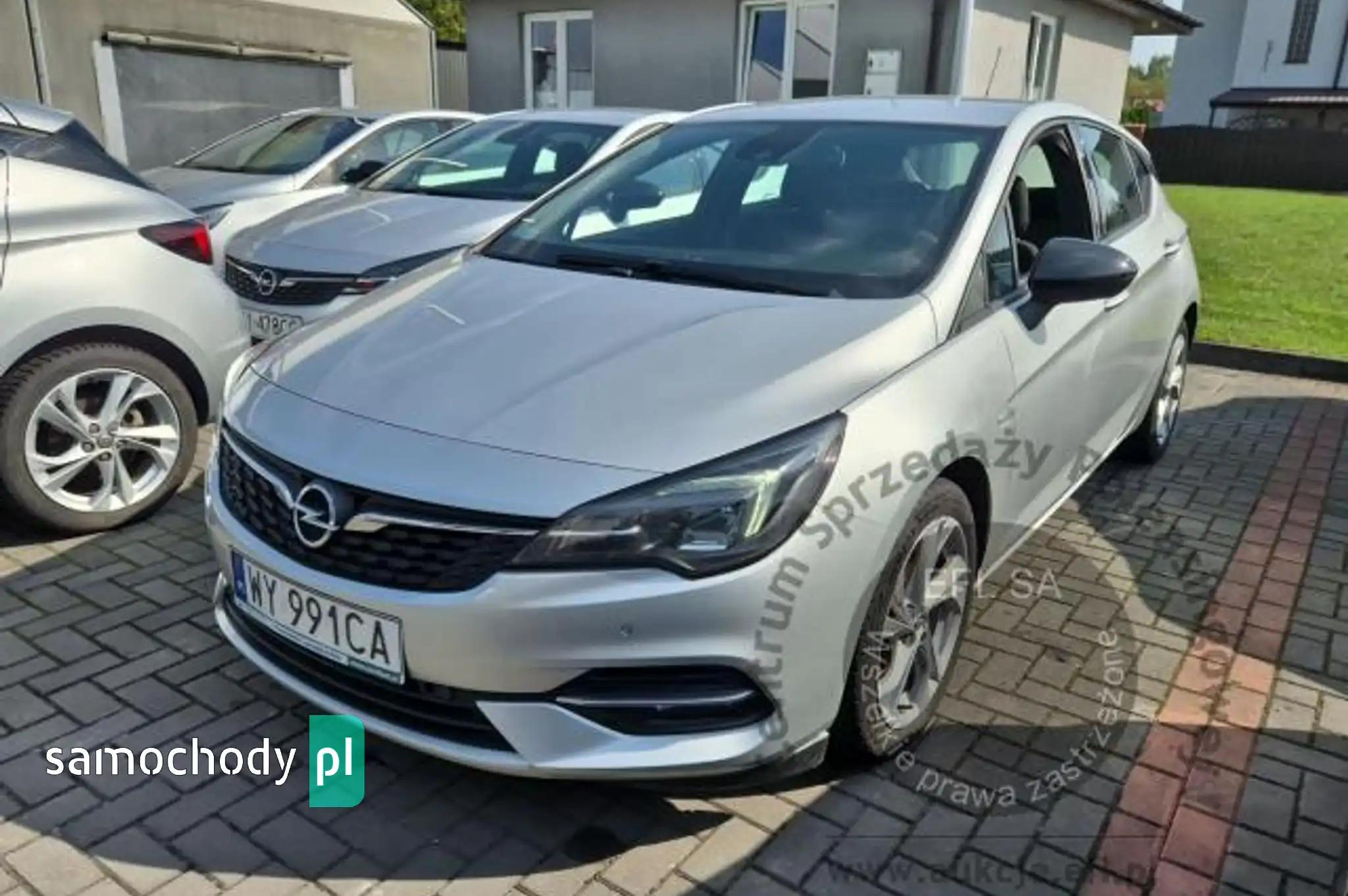 Opel Astra 2021