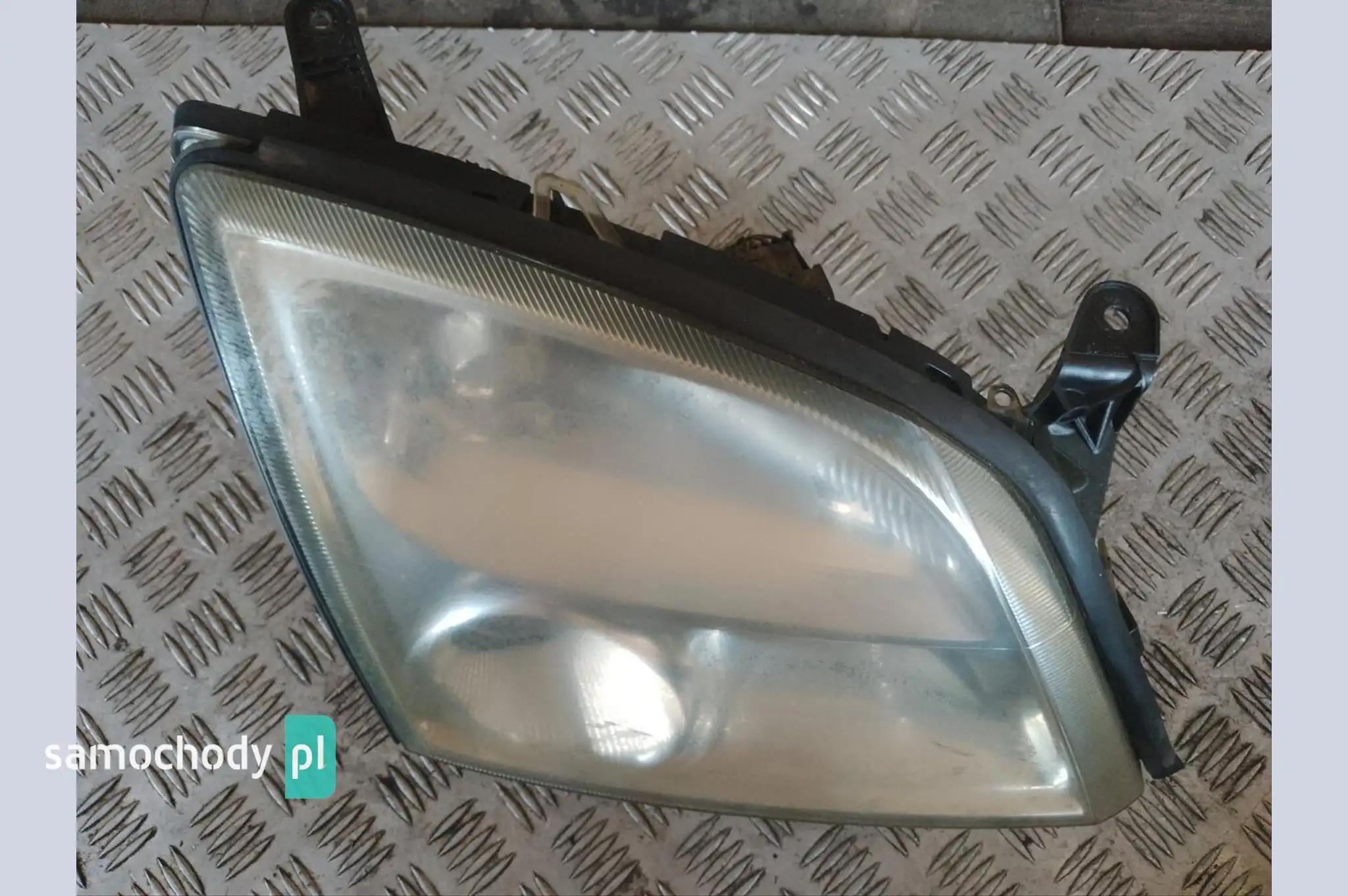 Lampa prawa przednia przód Opel Vectra C