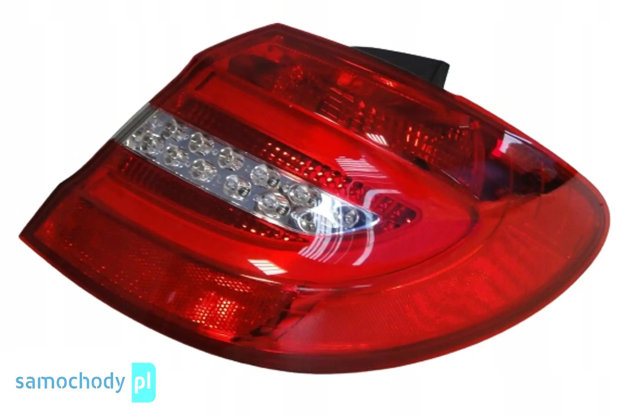 MERCEDES B KLASA W246 246 PRZED LIFTEM LAMPA TYLNA PRAWA LED