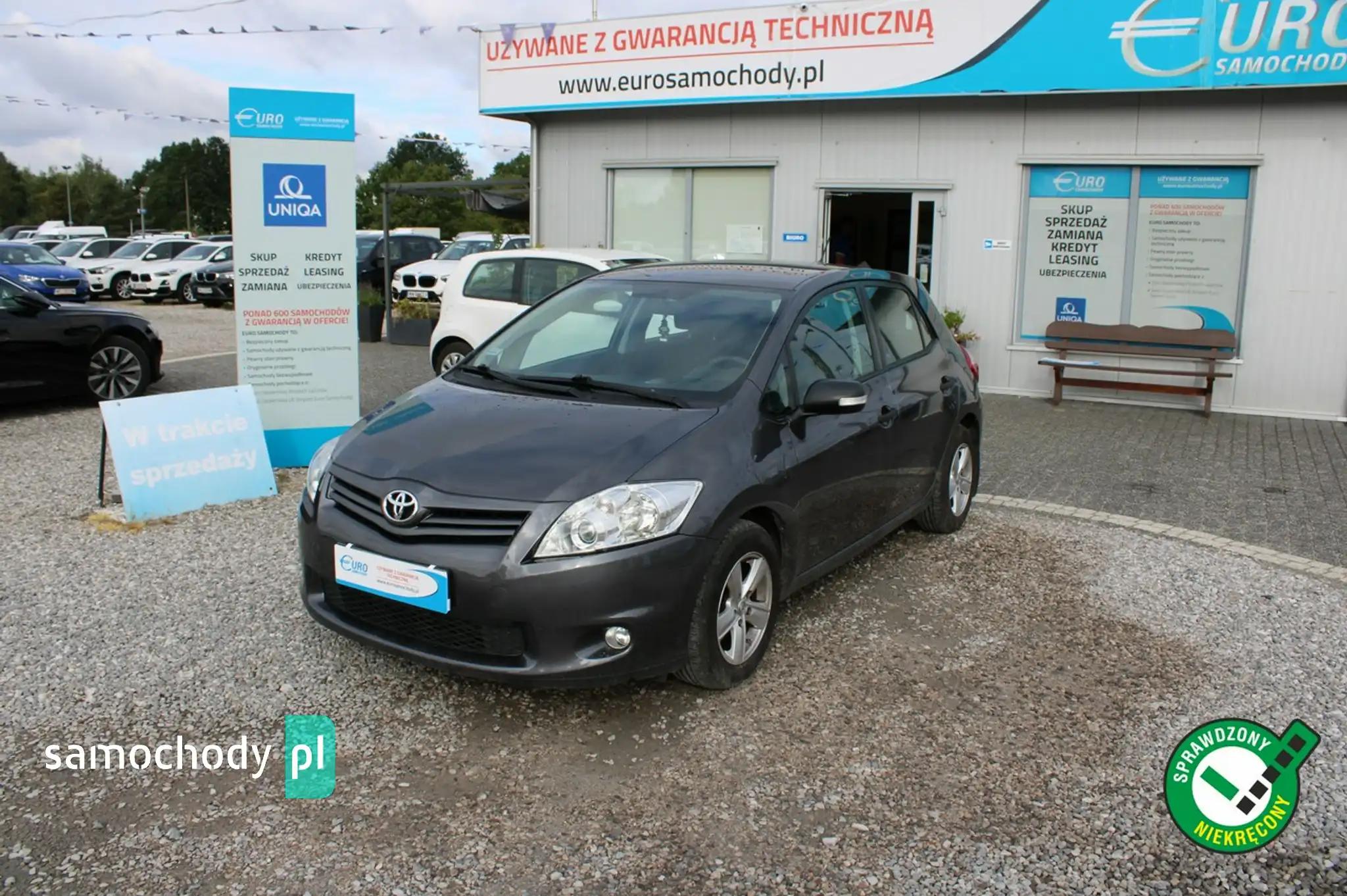 Toyota Auris Hatchback 2012