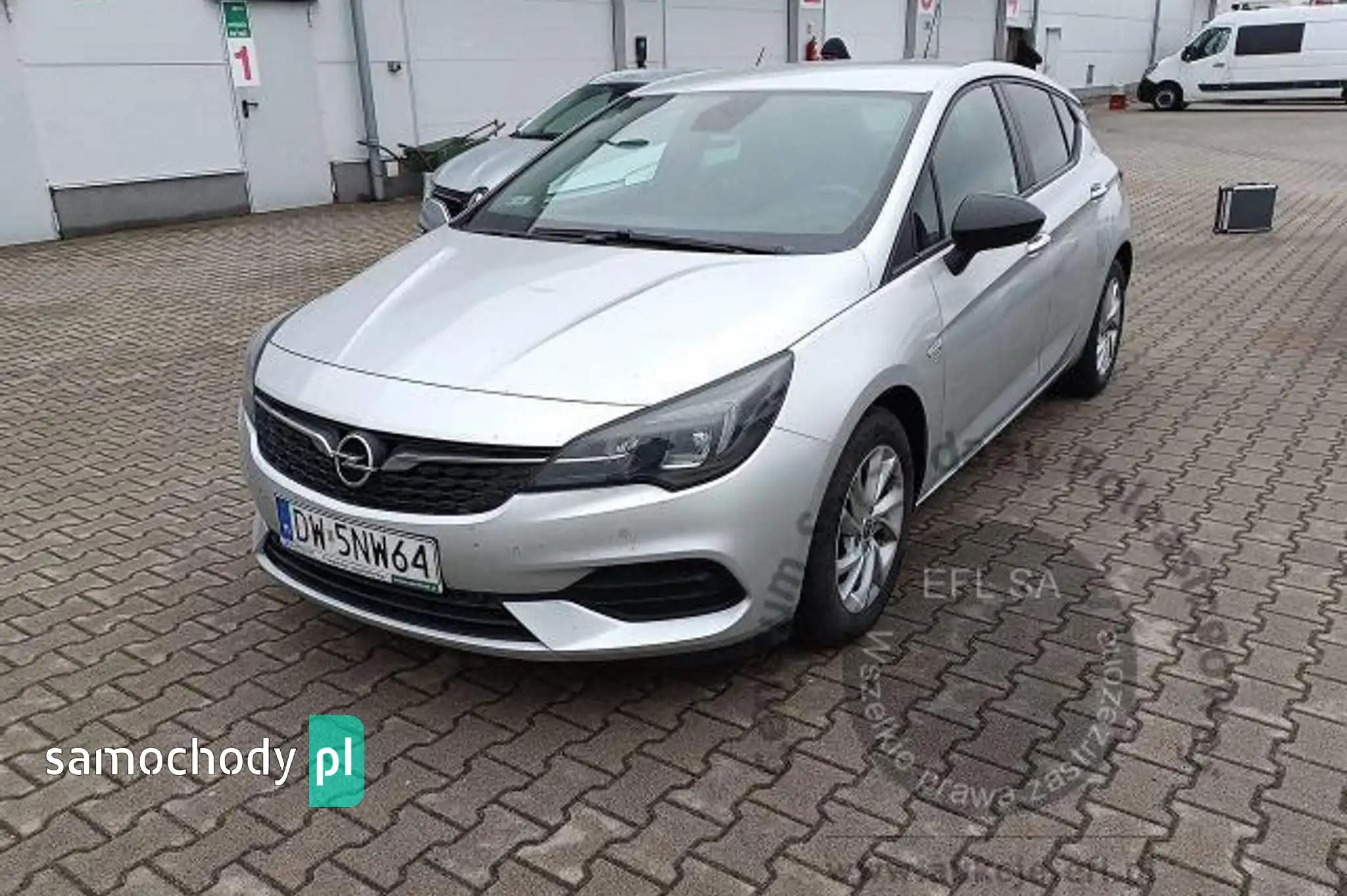 Opel Astra 2021