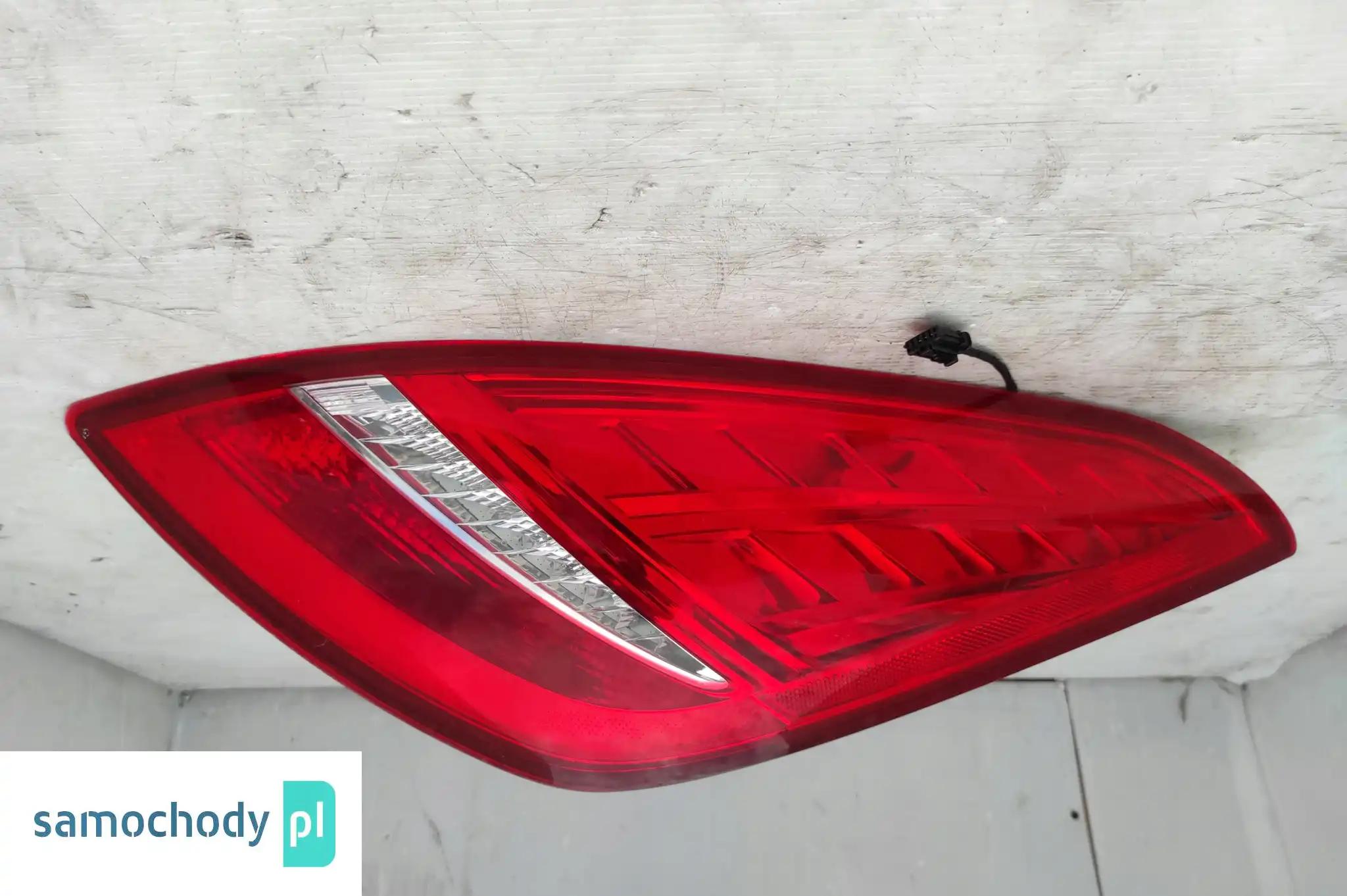 LAMPA TYLNA PRAWA PEUGEOT RCZ YM40701180 LED