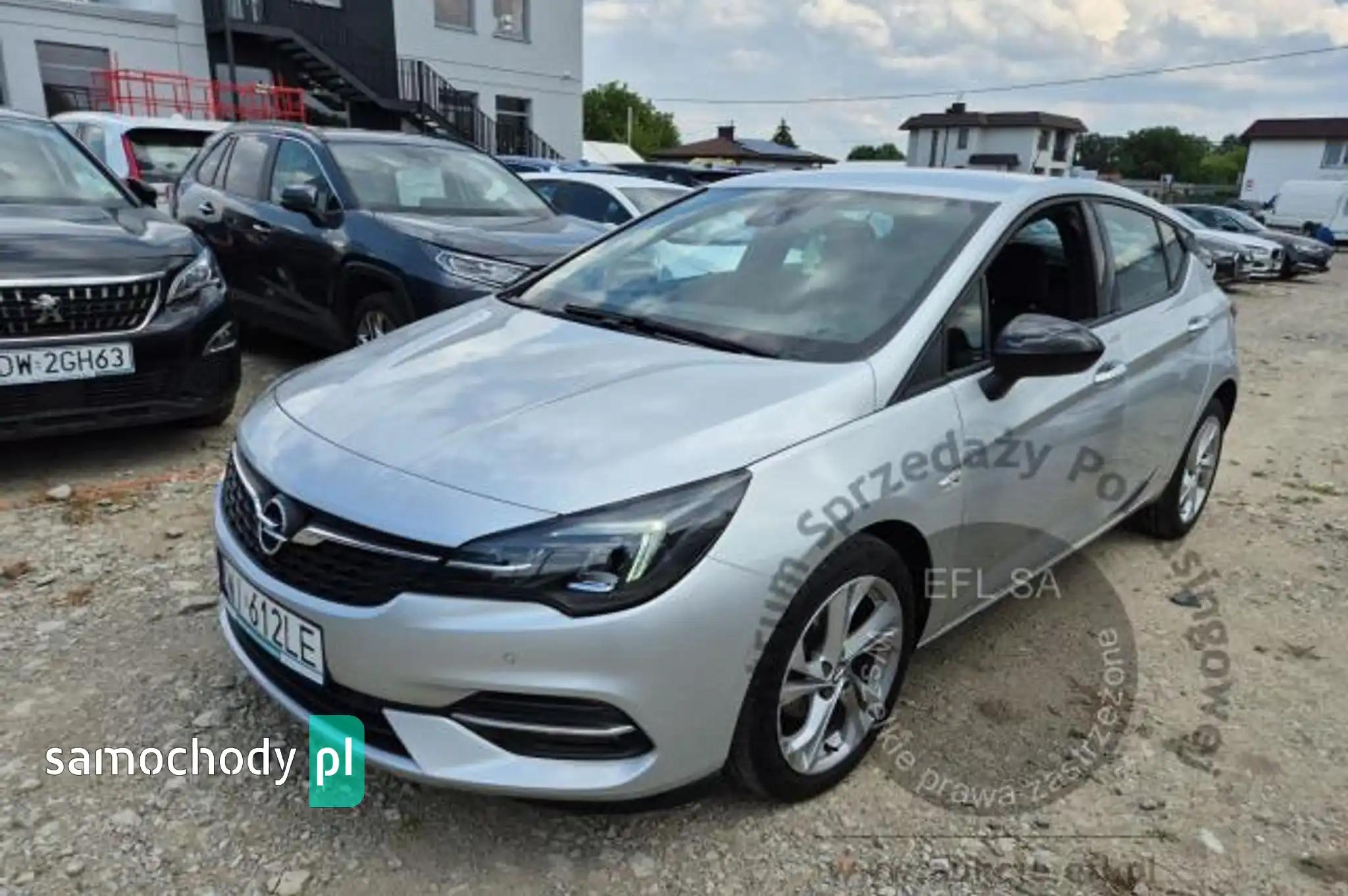 Opel Astra 2021