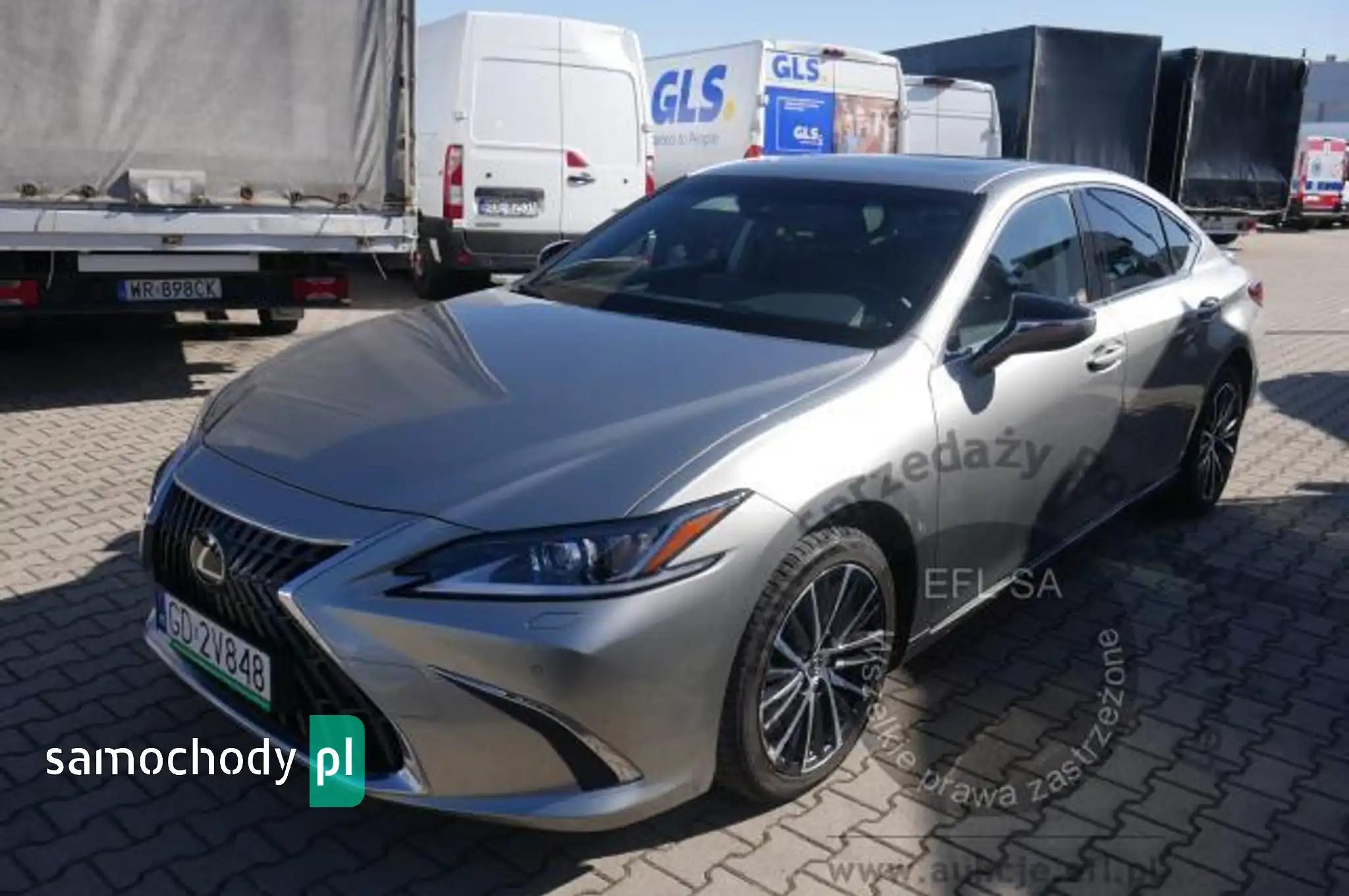 Lexus ES 2025