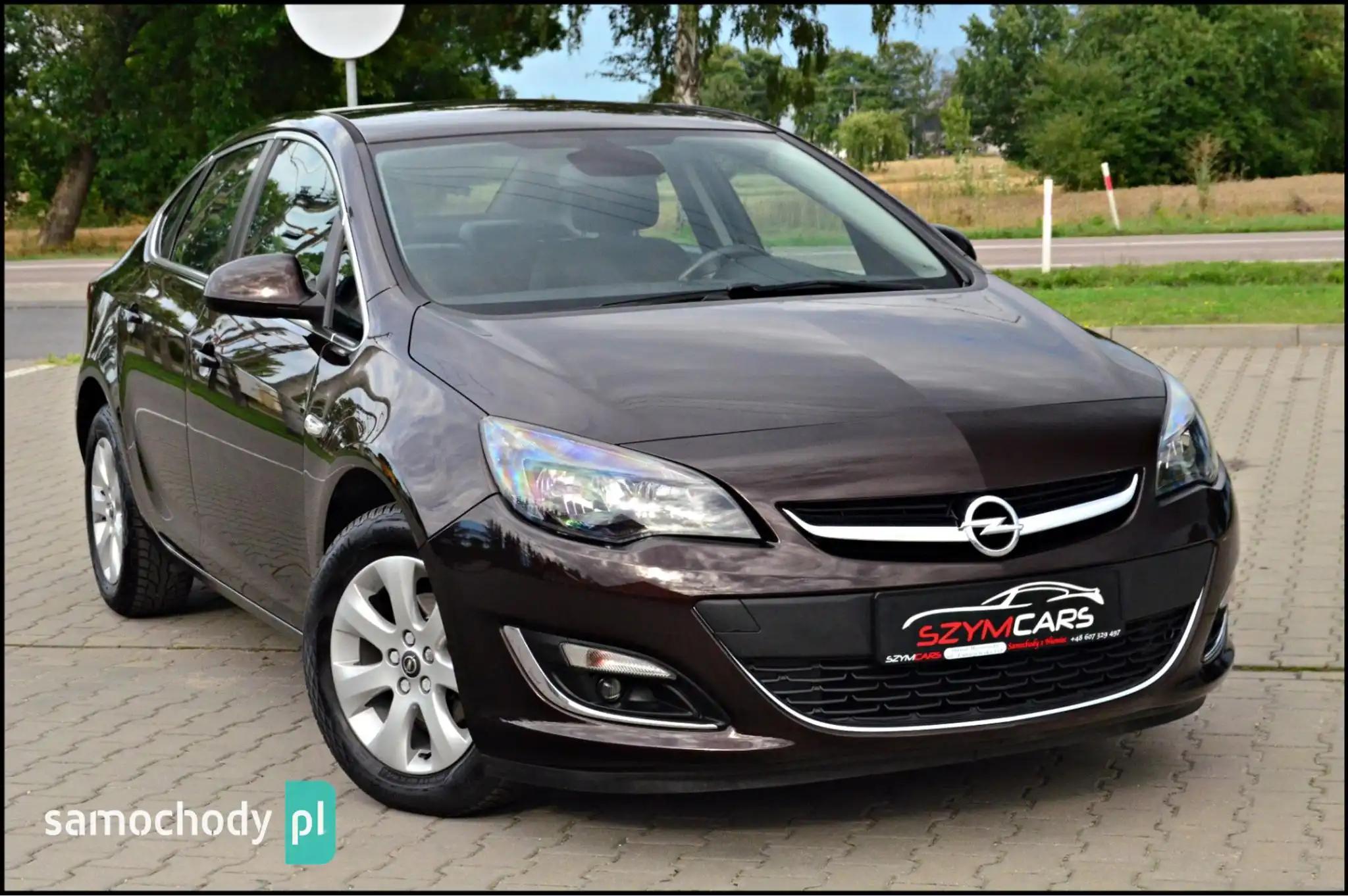 Opel Astra Sedan 2014