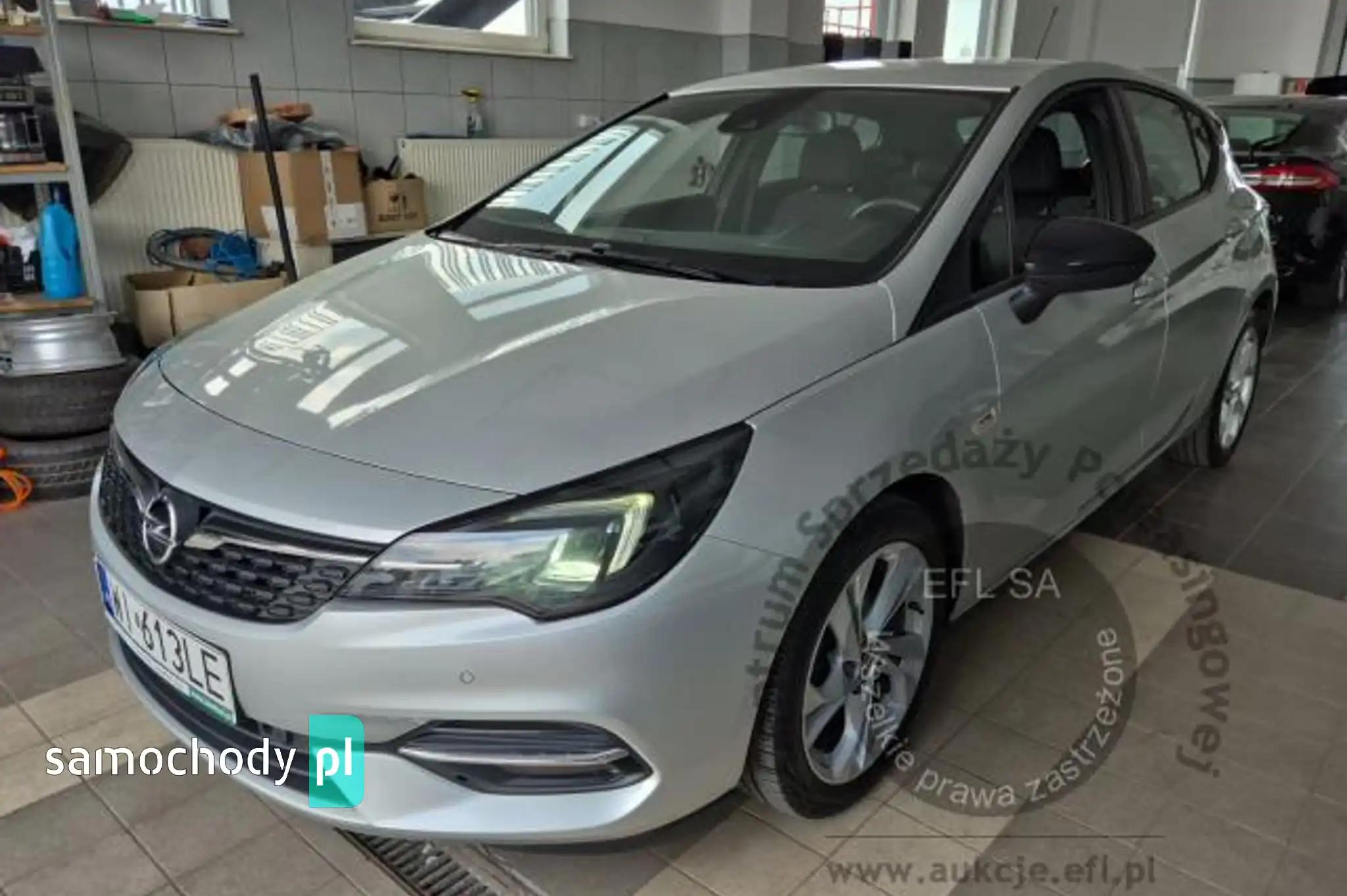 Opel Astra 2021