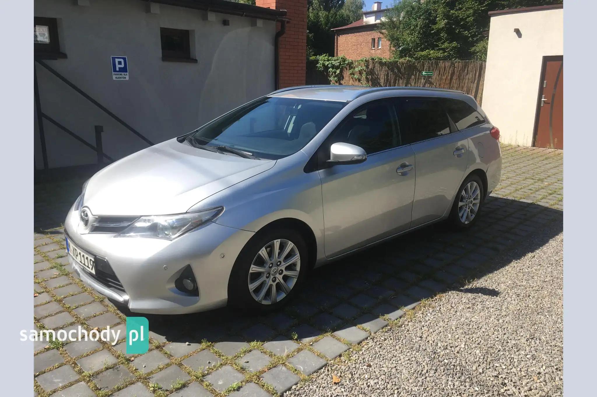 Toyota Auris Kombi 2014