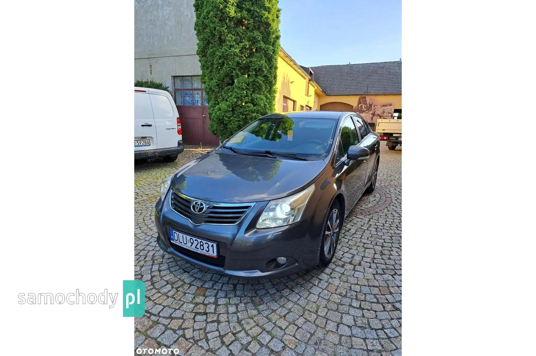 Toyota Avensis Sedan 2011