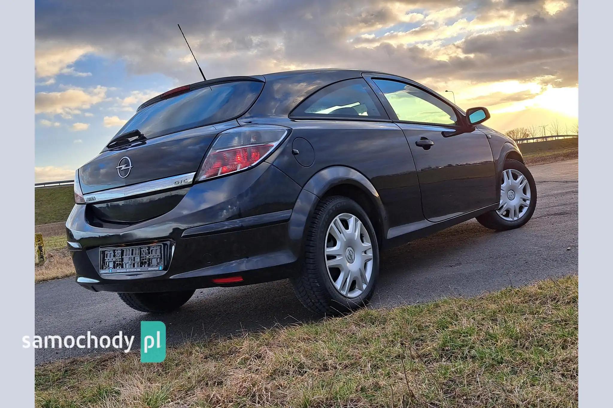 Opel Astra Coupe 2009