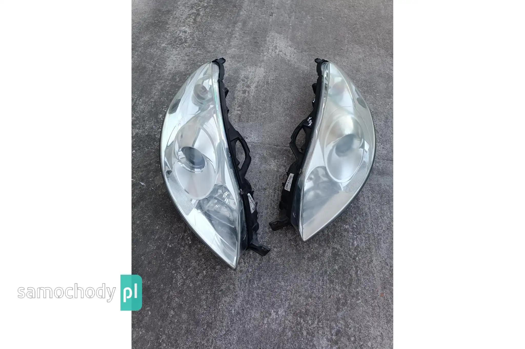 Lampa prawa przednia przód Peugeot 407