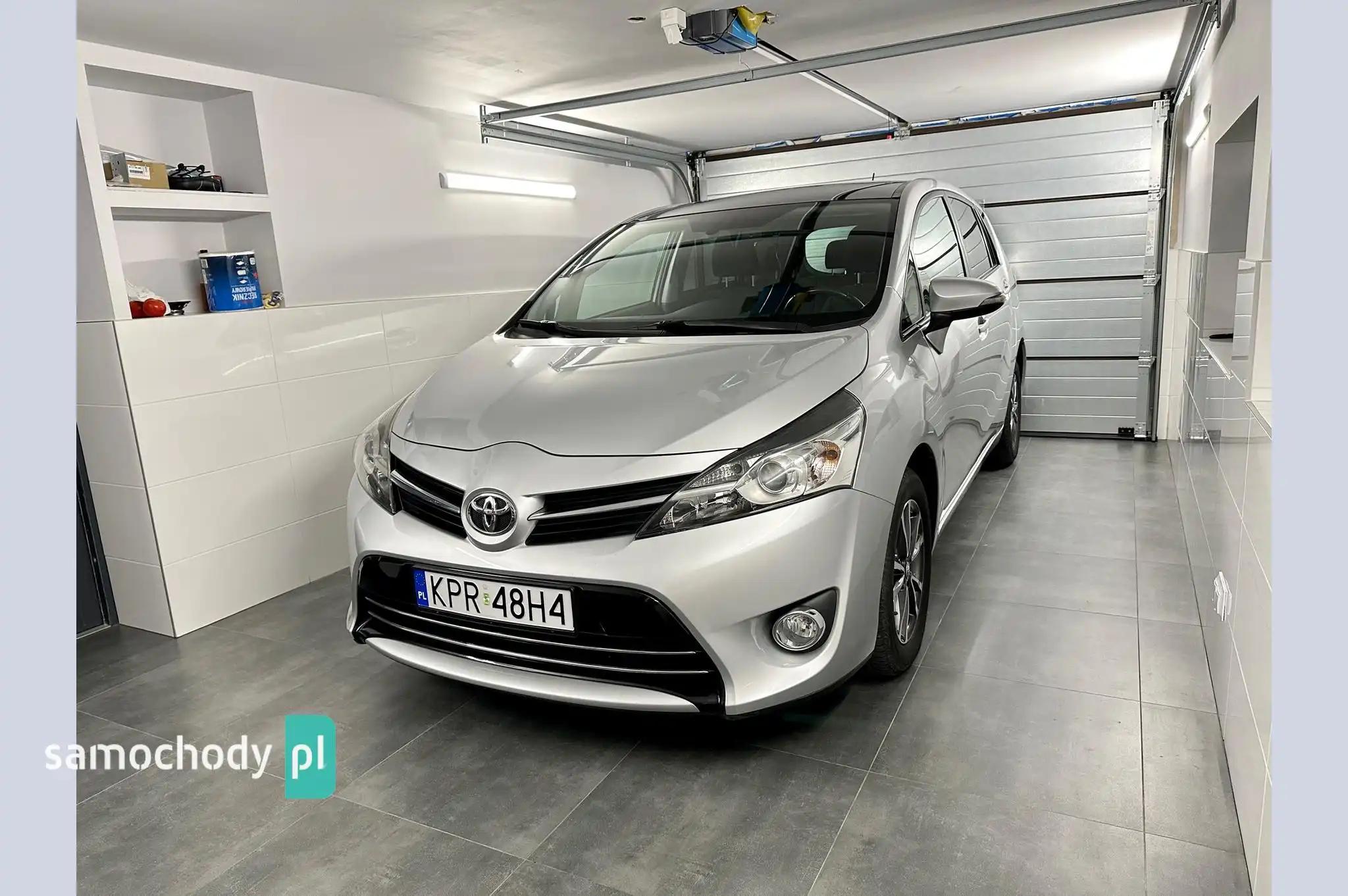 Toyota Verso Sedan 2013