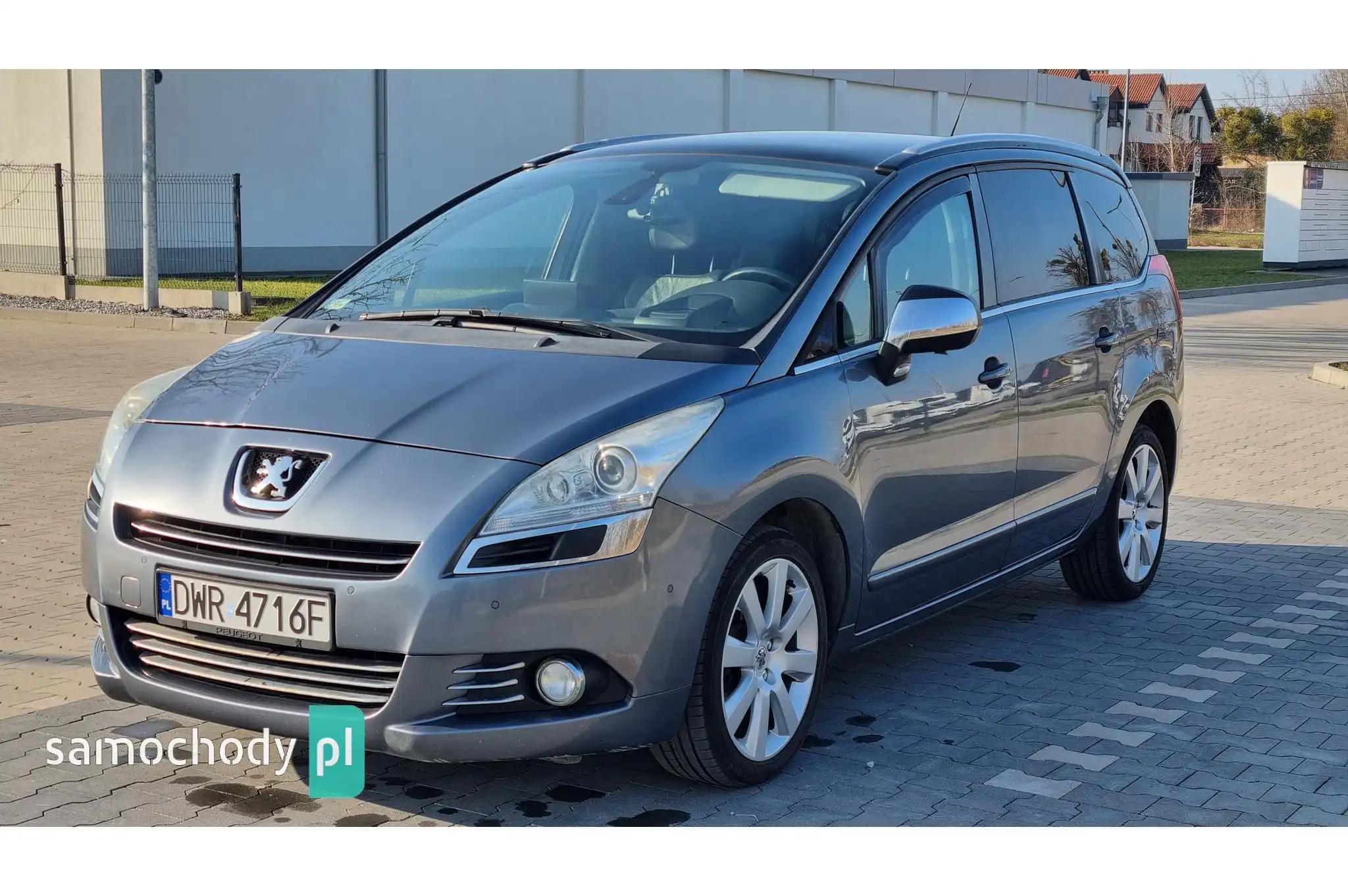 Peugeot 5008 Minivan 2011