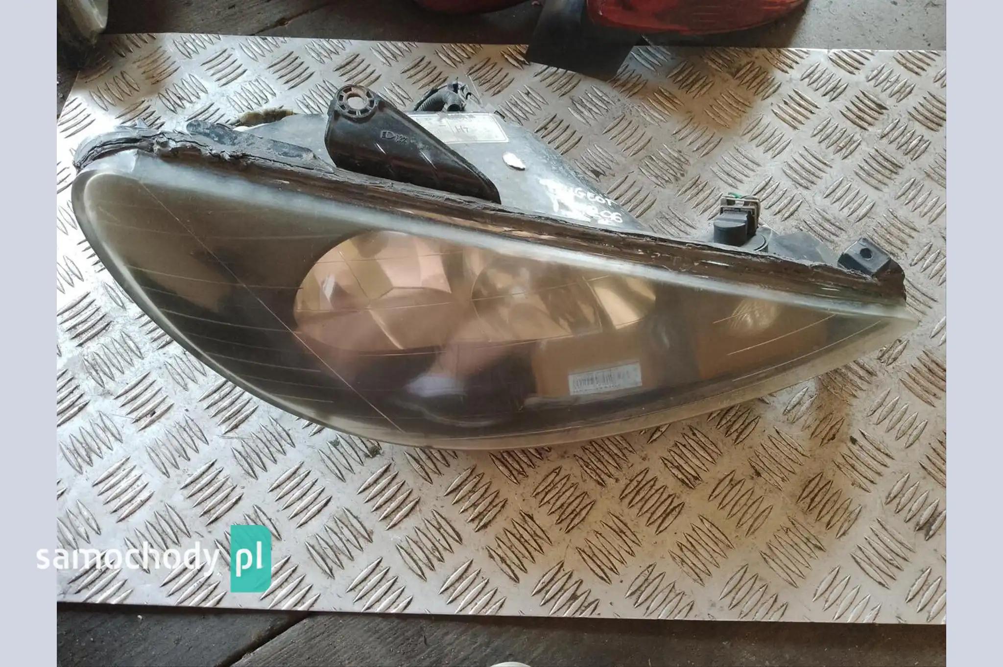 Lampa prawa przednia przód Peugeot 206