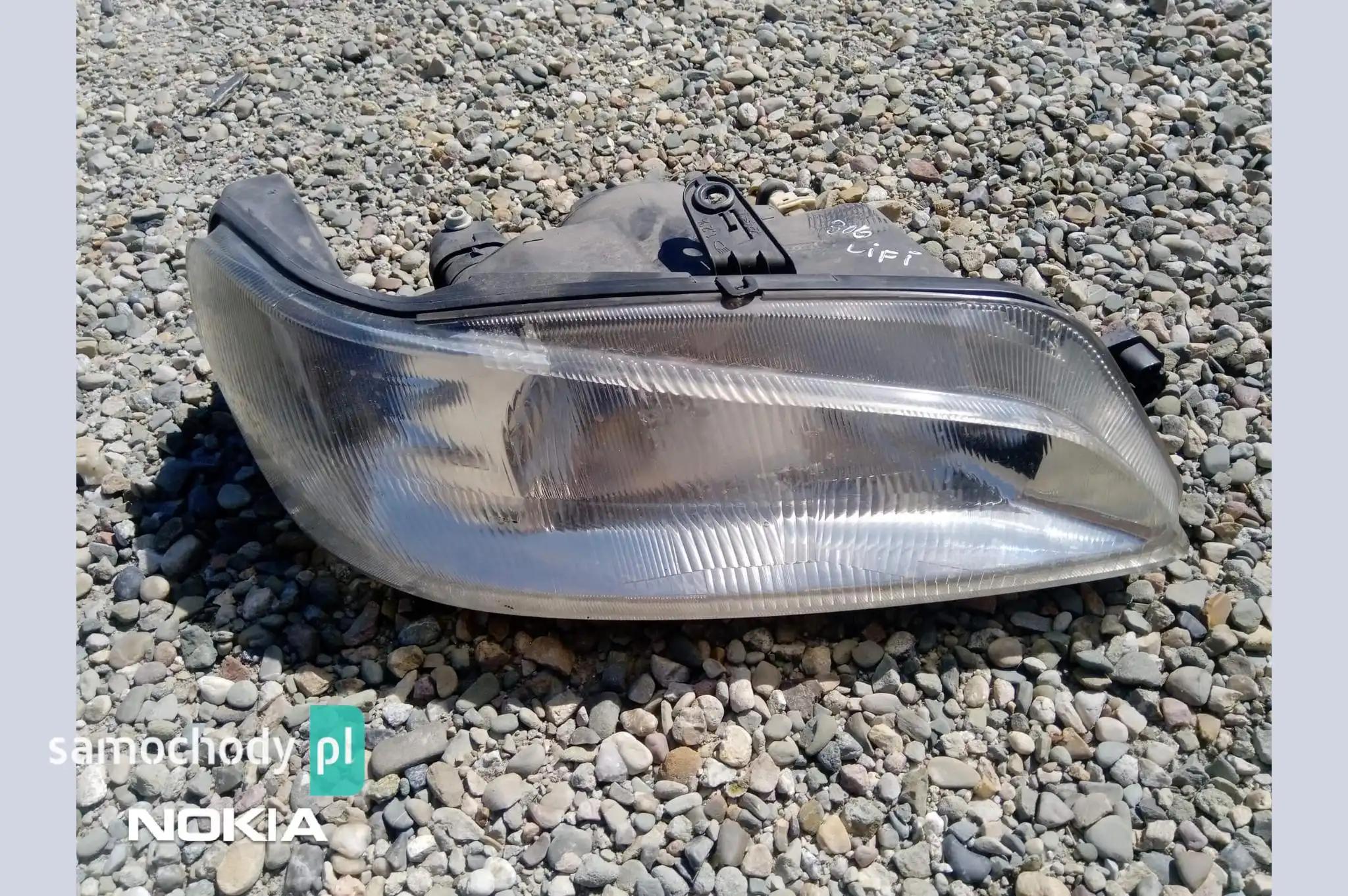 Lampa prawa przednia przód Peugeot 306 lift