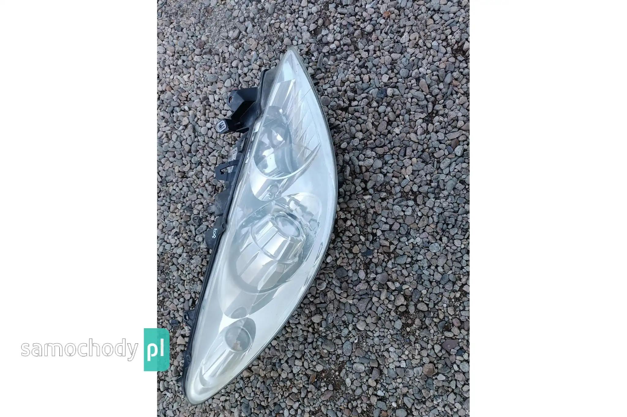 Lampa prawa przednia przód Peugeot 307 lift