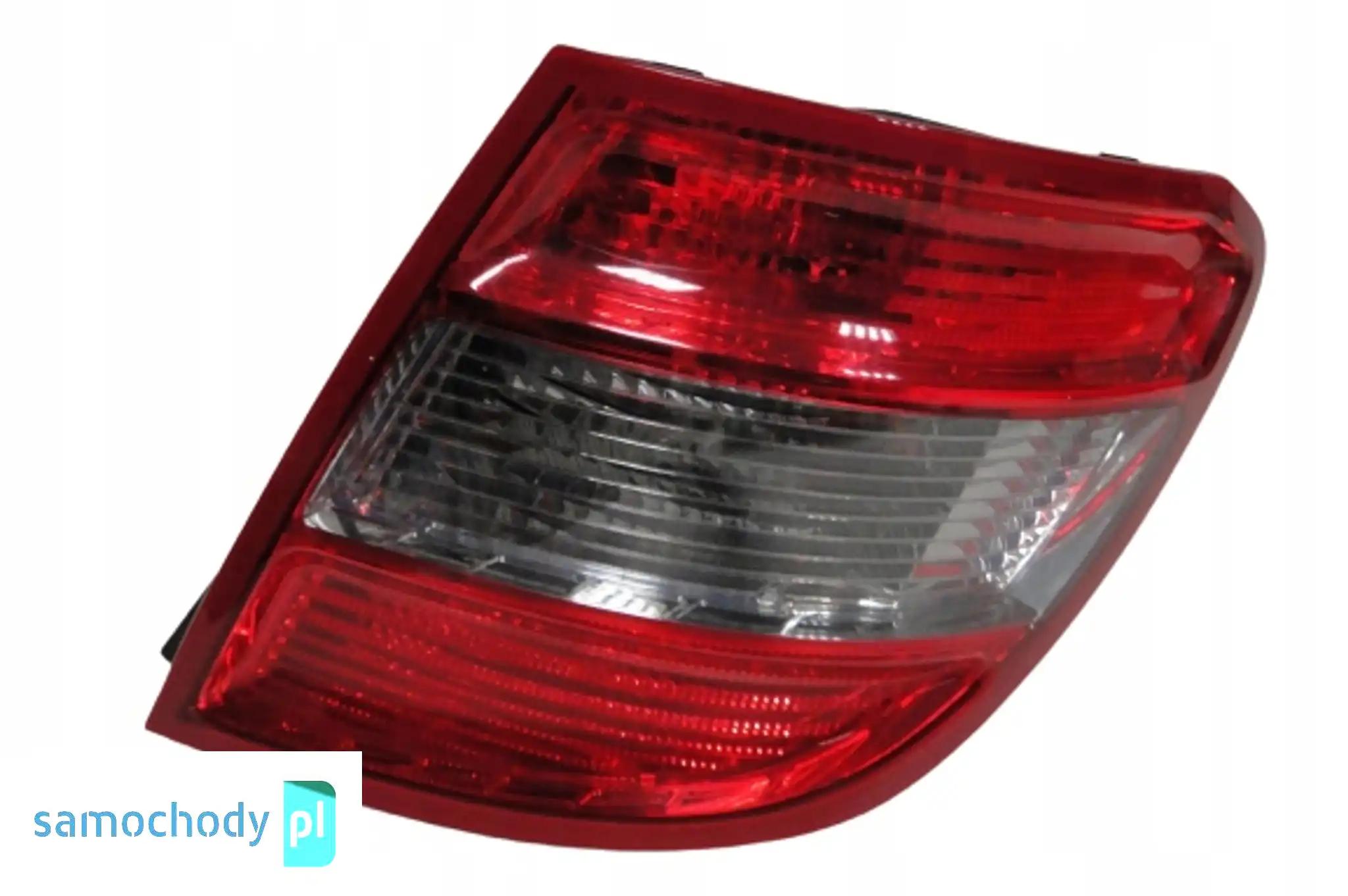 MERCEDES C S204 204 KOMBI PRZED LIFTEM LAMPA TYLNA PRAWA AMG AVANT W204 EU