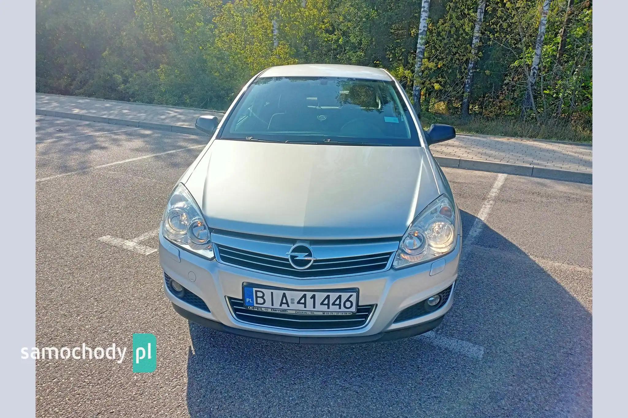 Opel Astra Hatchback 2009