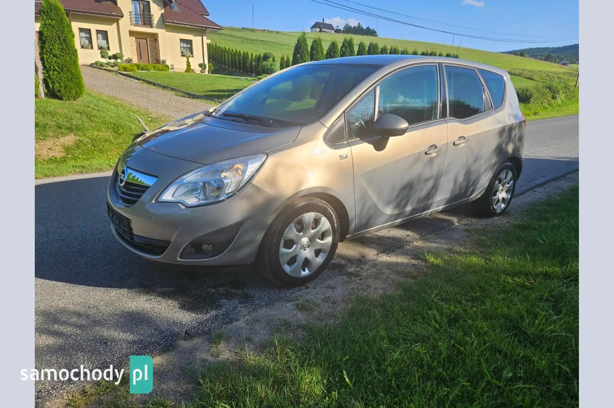 Opel Meriva Minivan 2011