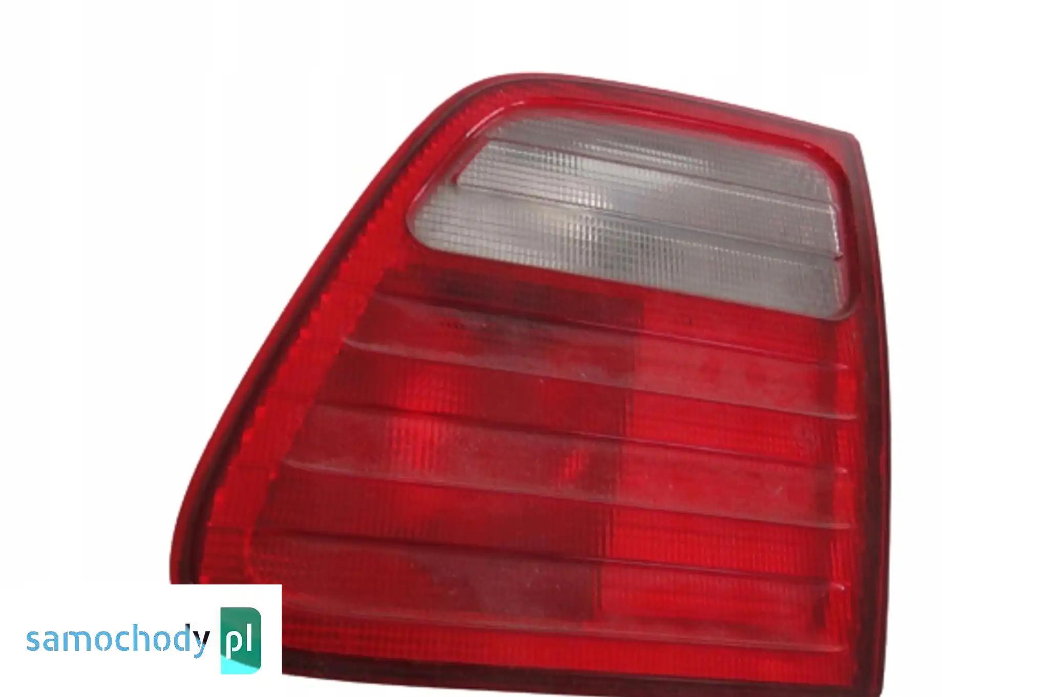 MERCEDES W210 210 KOMBI LAMPA TYLNA PRAWA W KLAPĘ