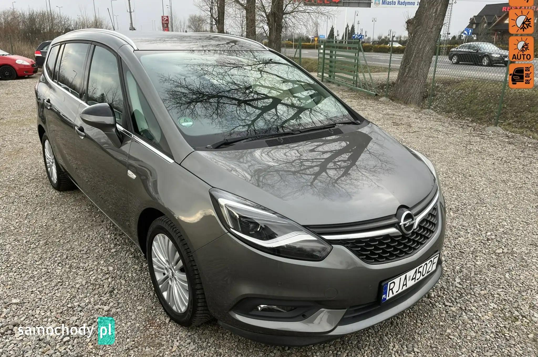 Opel Zafira Minivan 2017