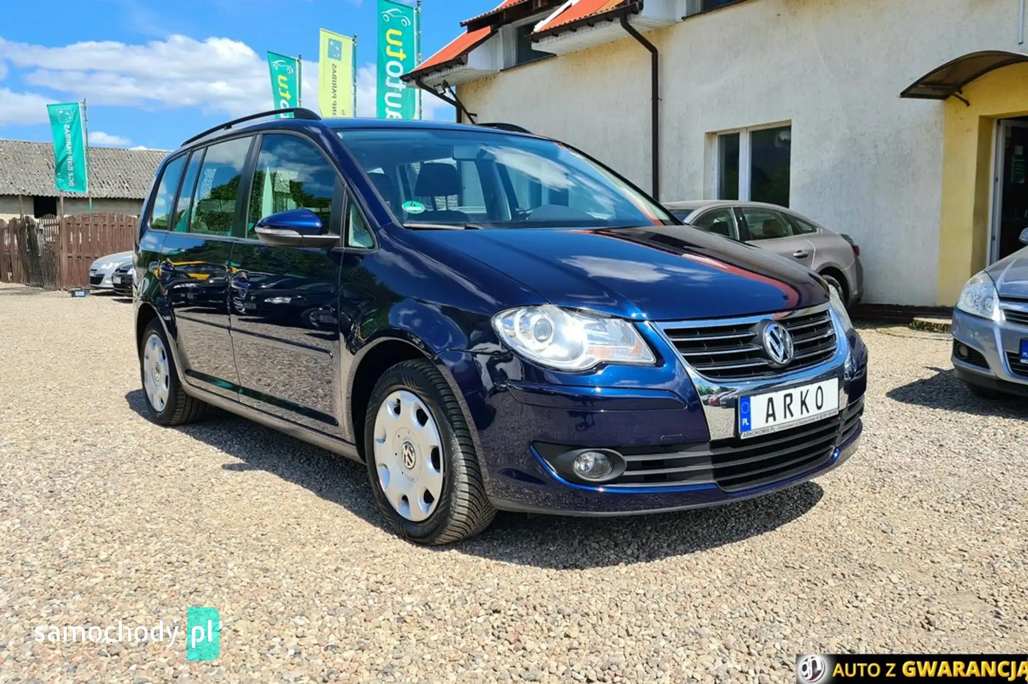 Volkswagen Touran Van 2010