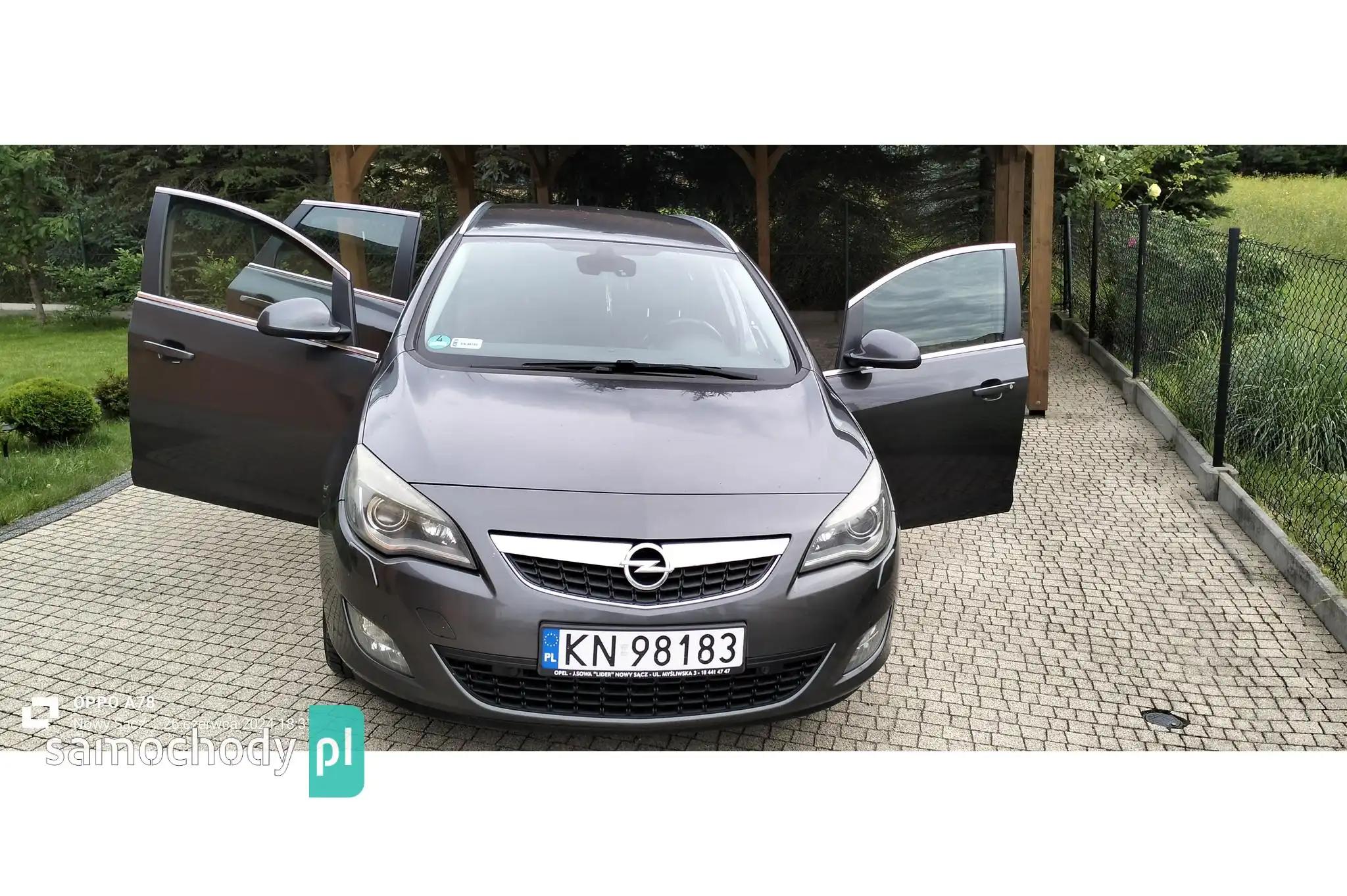 Opel Astra Kombi 2011