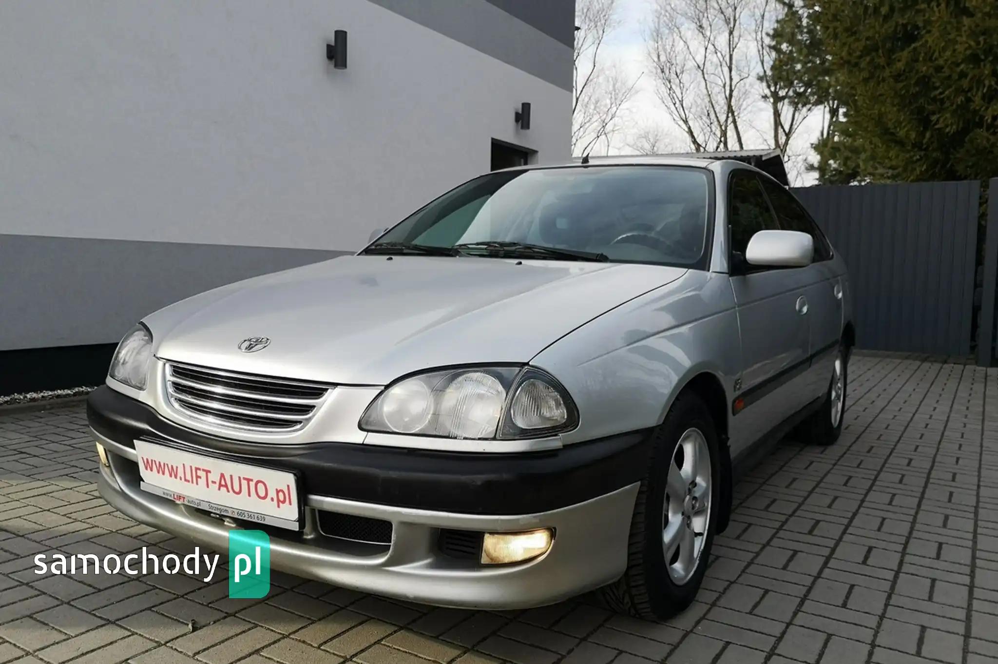 Toyota Avensis Hatchback 2000