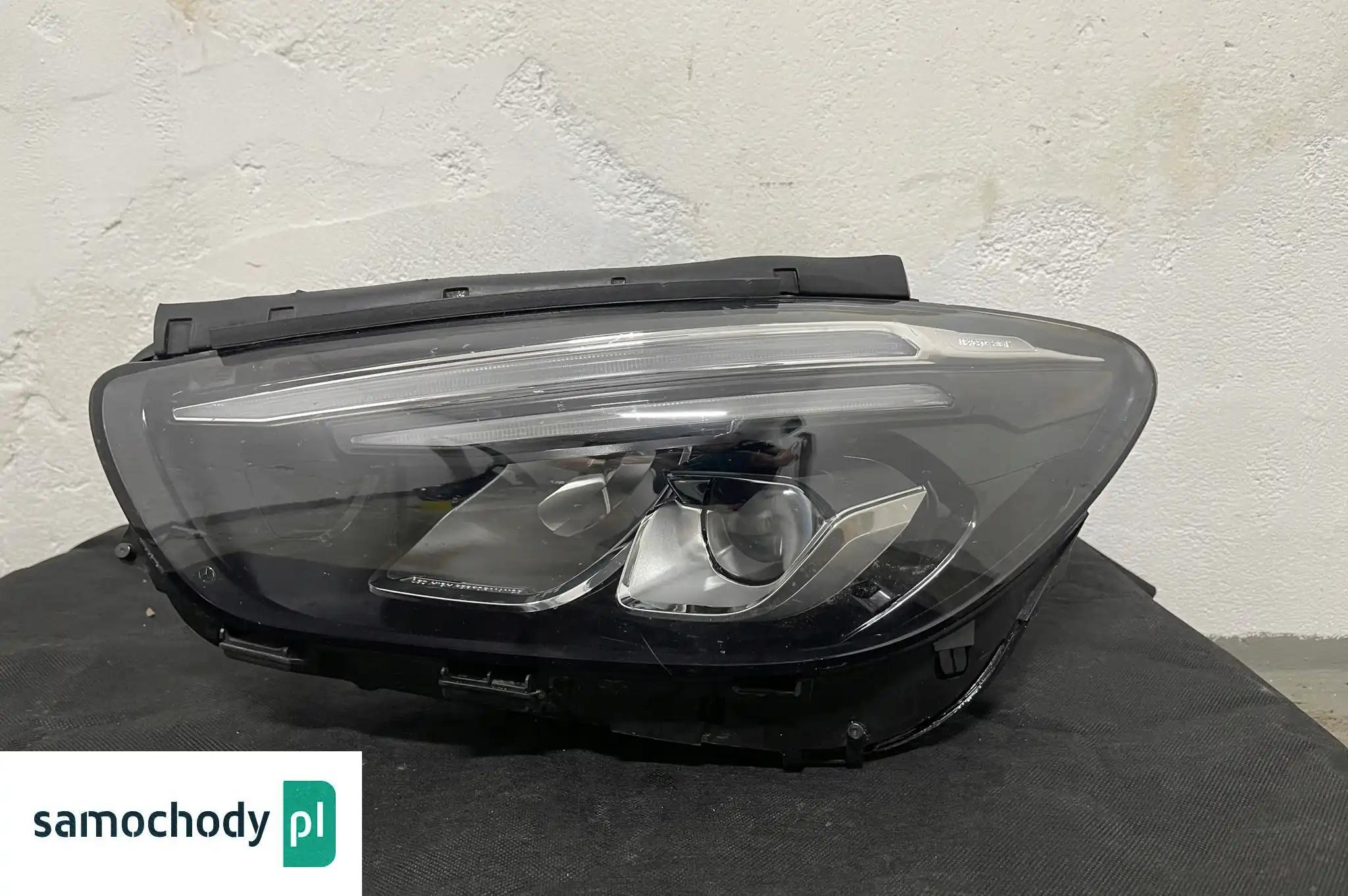 LAMPA LEWA PRZÓD MERCEDES B W247 18-