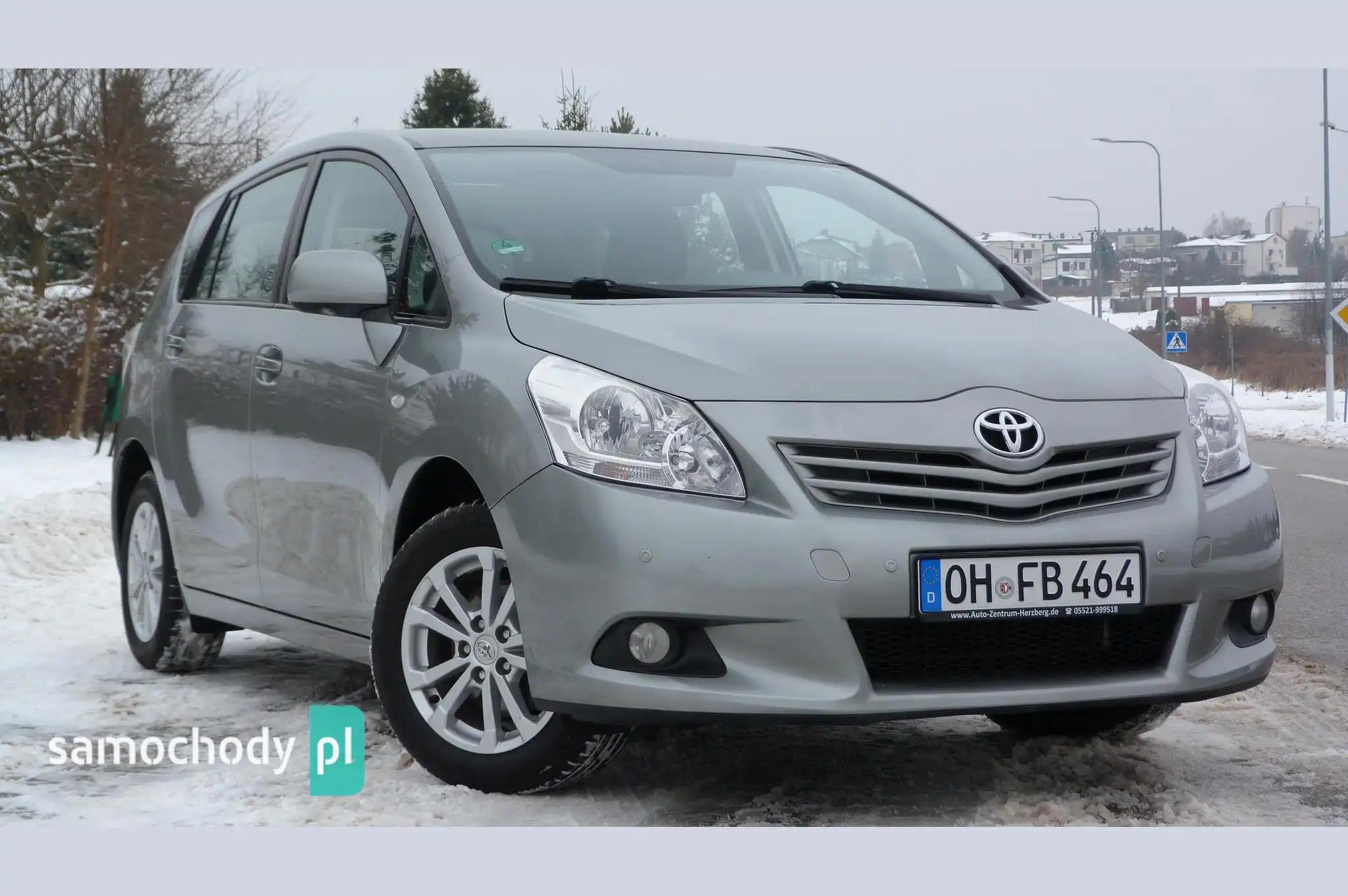 Toyota Verso Minivan 2011