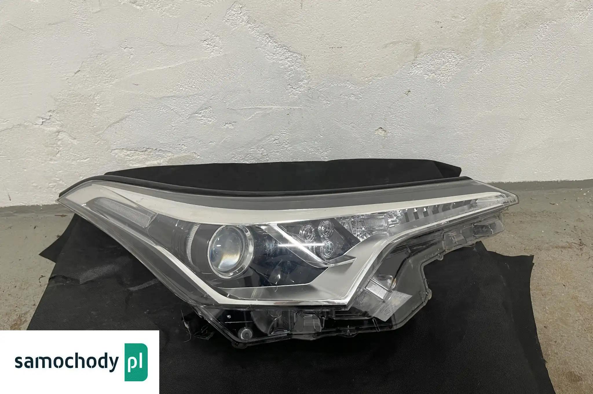 LAMPA PRAWY PRZÓD TOYOTA CHR C-HR LED