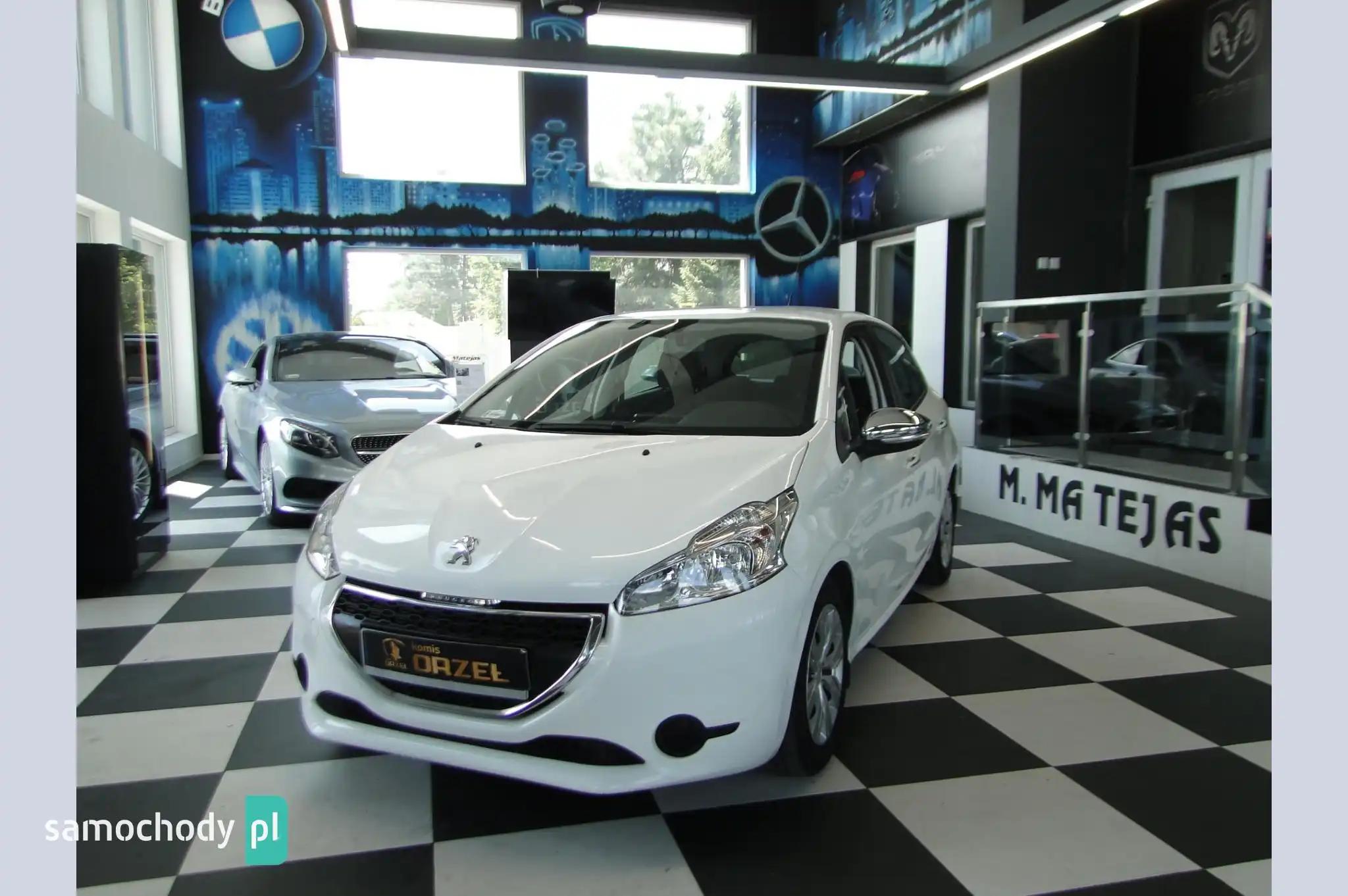 Peugeot 208 Hatchback 2012