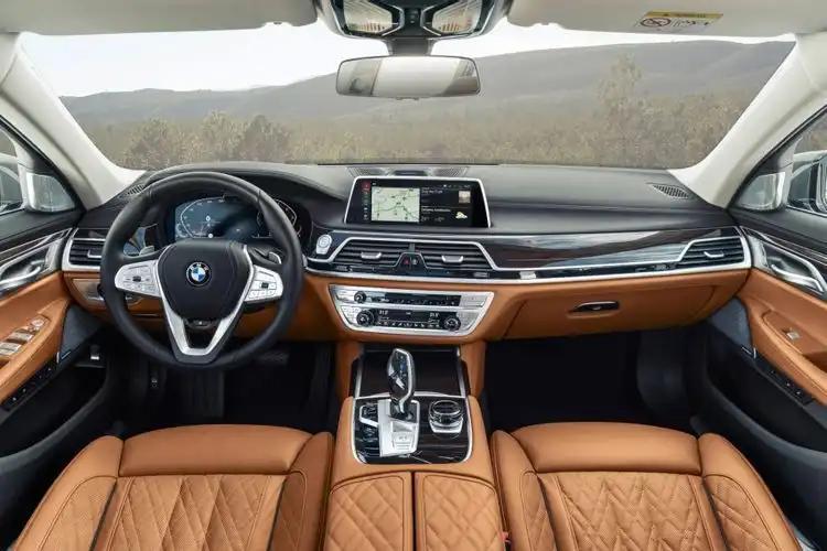BMW serii 7 – jaki silnik wybrać?