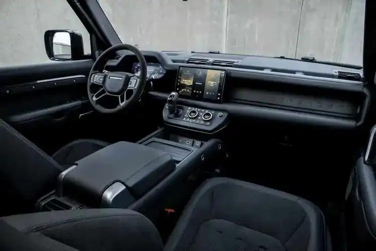 Land Rover Defender - auto terenowe klasy średniej