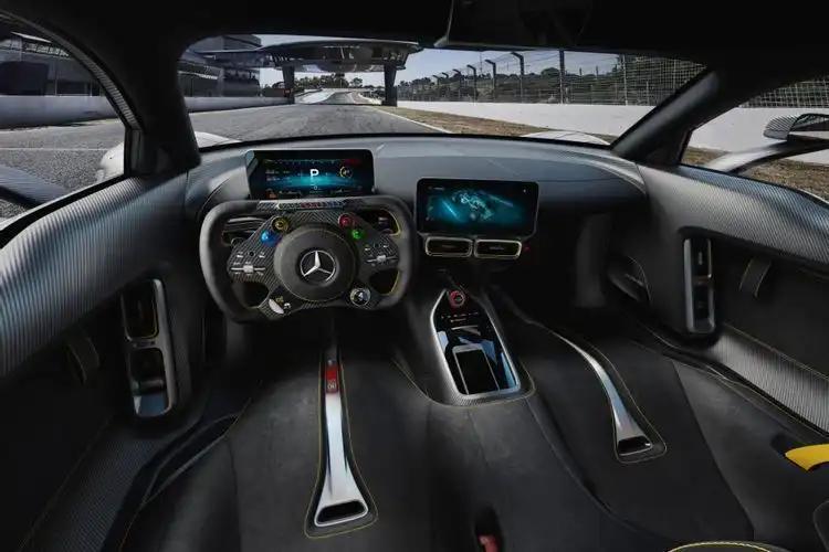 Mercedes- AMG One - odpowiednik drogowy Formuły 1