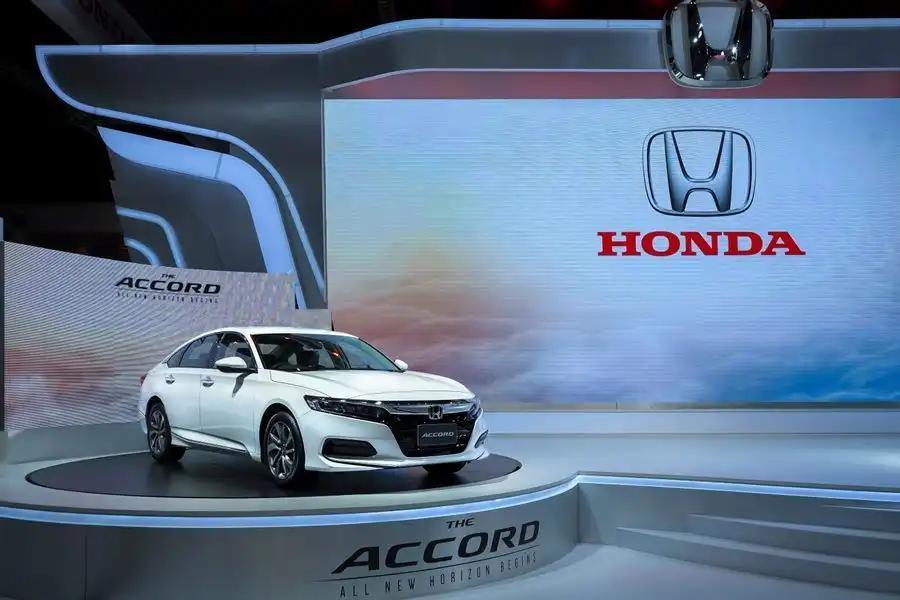 Honda Accord - samochód osobowy klasy średniej