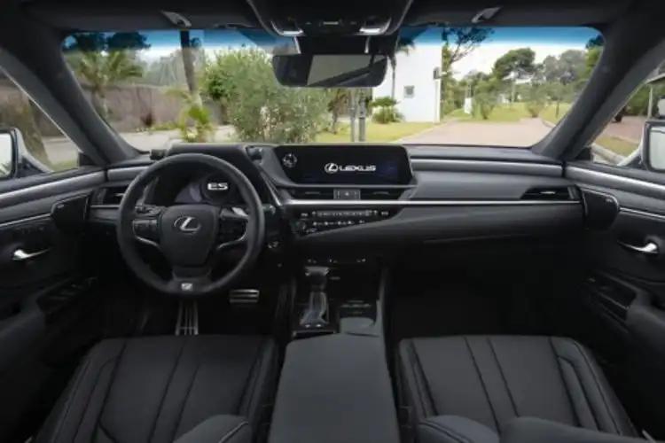 Lexus ES - komfortowa limuzyna