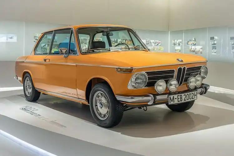 Historia BMW - marka, która musiała zejść na ziemię.