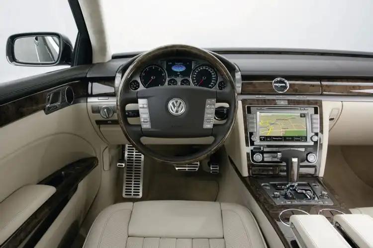 Volkswagen Phaeton - luksusowy sedan