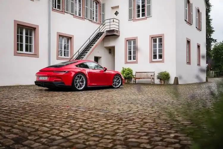 Porsche 911 - flagowy model produkowany przez markę Porsche