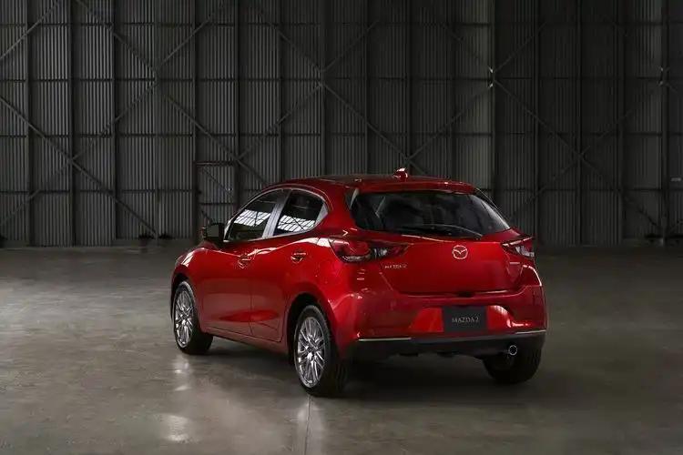 Mazda 2 - mały segment B