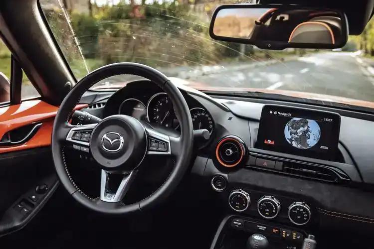 Mazda MX-5 - jaki silnik wybrać? 