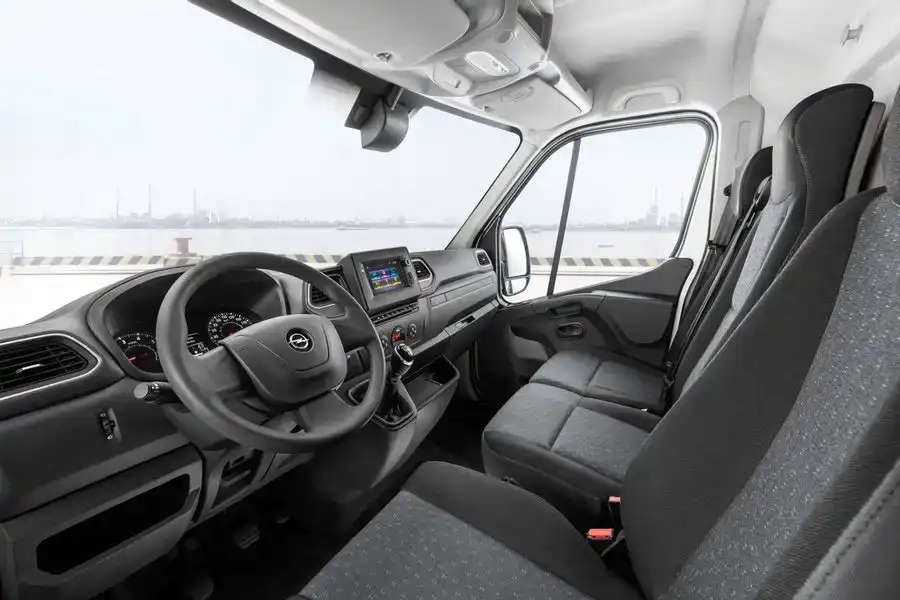 Opel Movano wnętrze