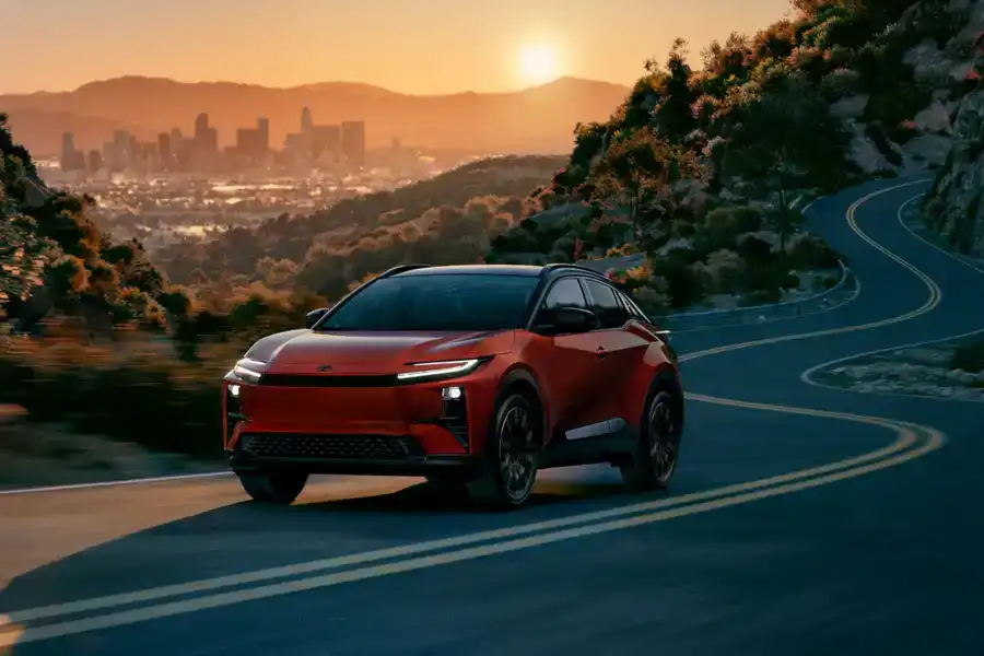 Toyota C-HR+